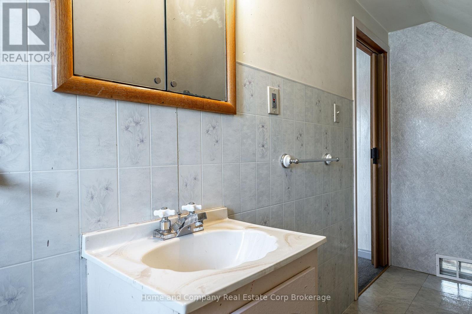 59 Princess Street, Stratford, Ontario  N5A 6C7 - Photo 20 - X12799024