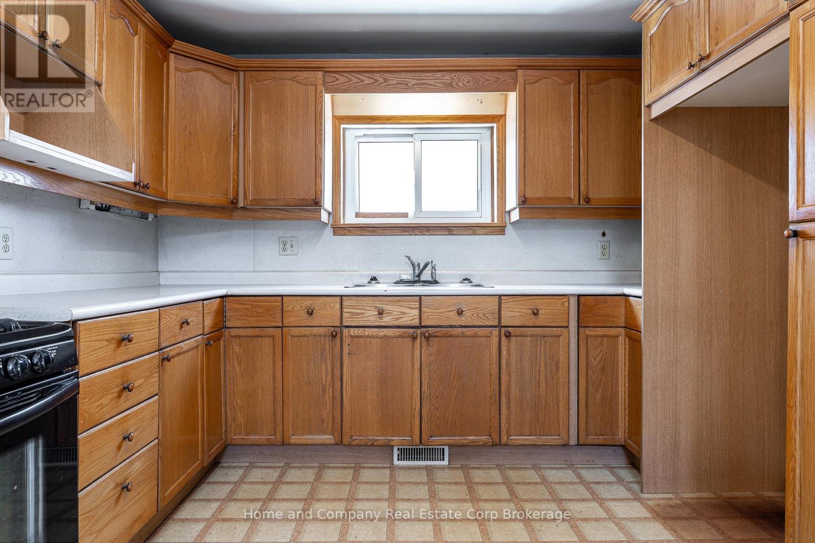 59 Princess Street, Stratford, Ontario  N5A 6C7 - Photo 3 - X12799024