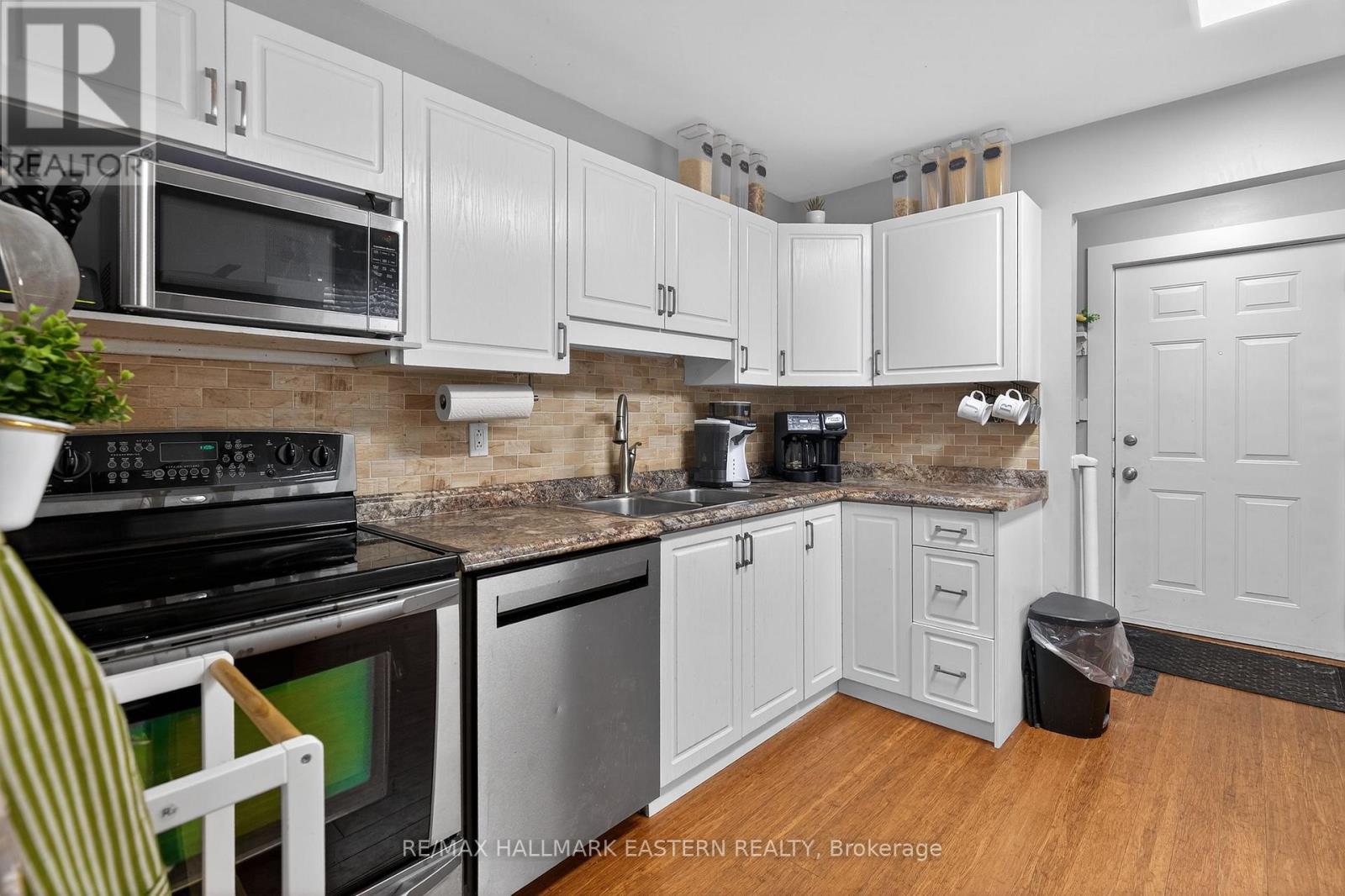 488 Crystal Drive, Peterborough, Ontario  K9J 8G8 - Photo 2 - X12798980