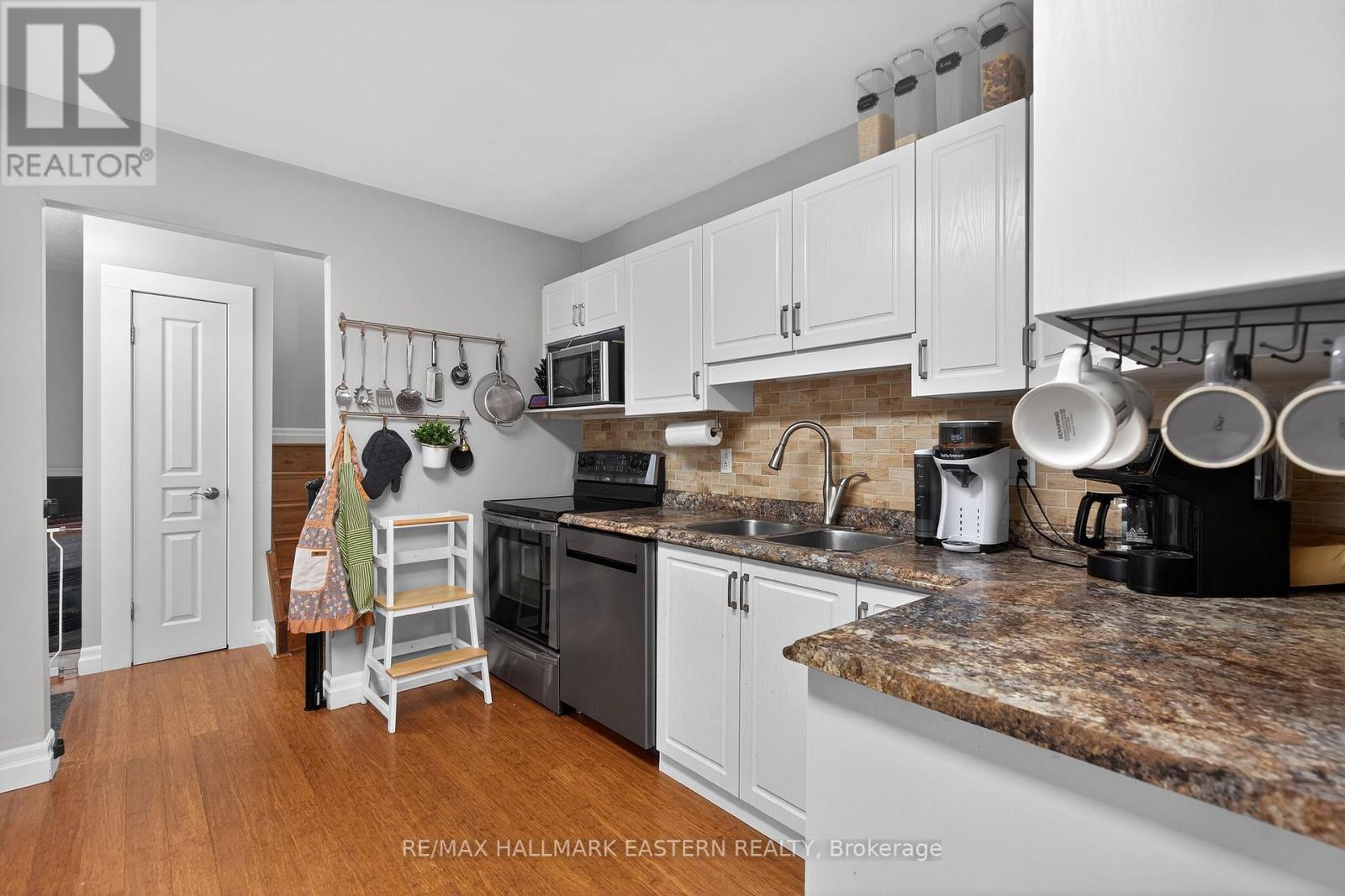 488 Crystal Drive, Peterborough, Ontario  K9J 8G8 - Photo 5 - X12798980