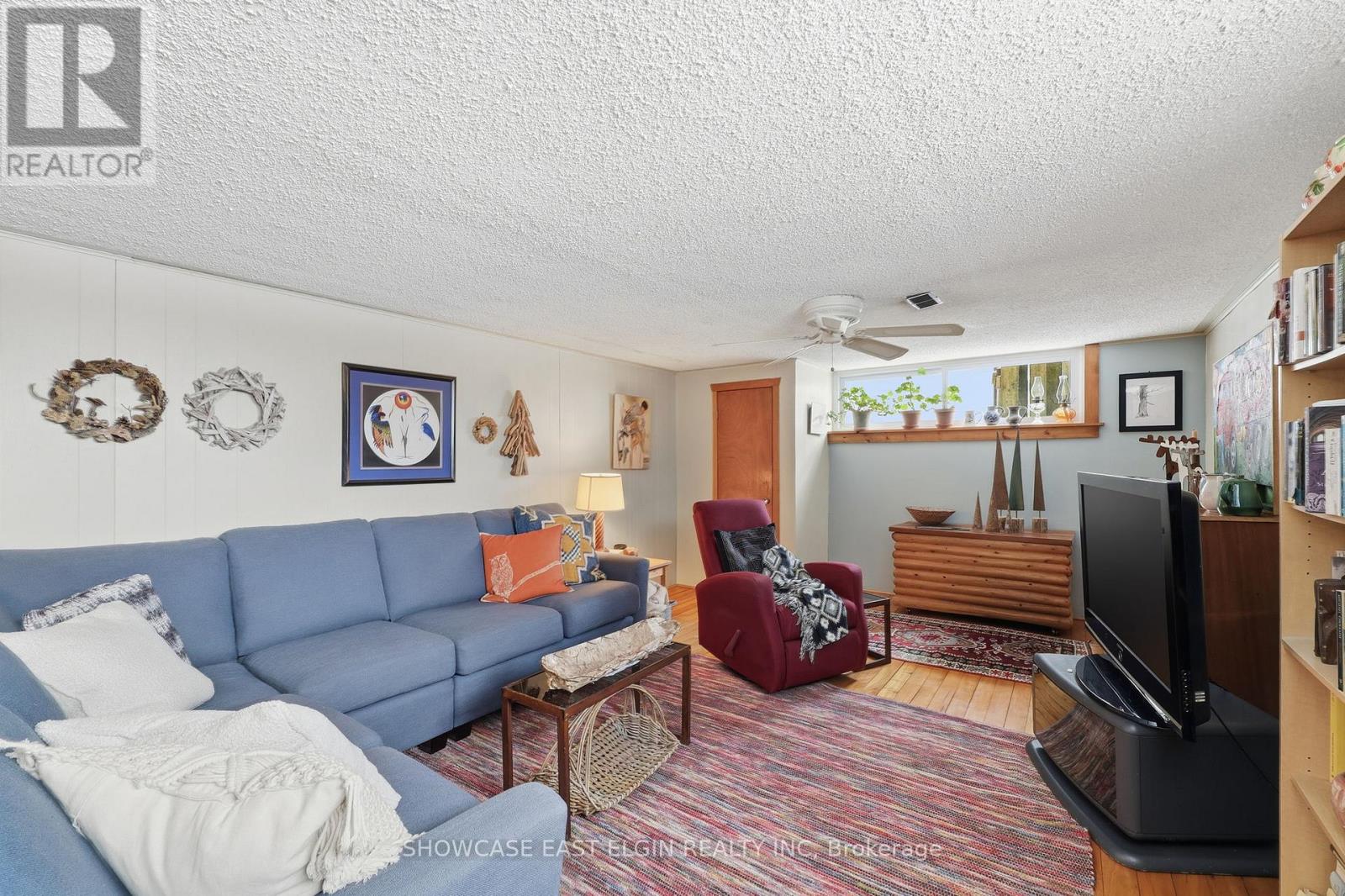 Photo 23 of 39 for 94 Elk Street