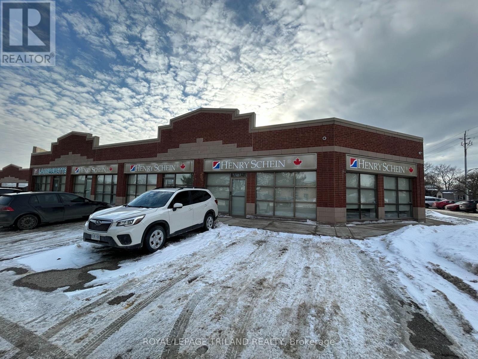 53-61 - 41 Adelaide Street N, London East, Ontario  N6B 3P4 - Photo 2 - X12799100