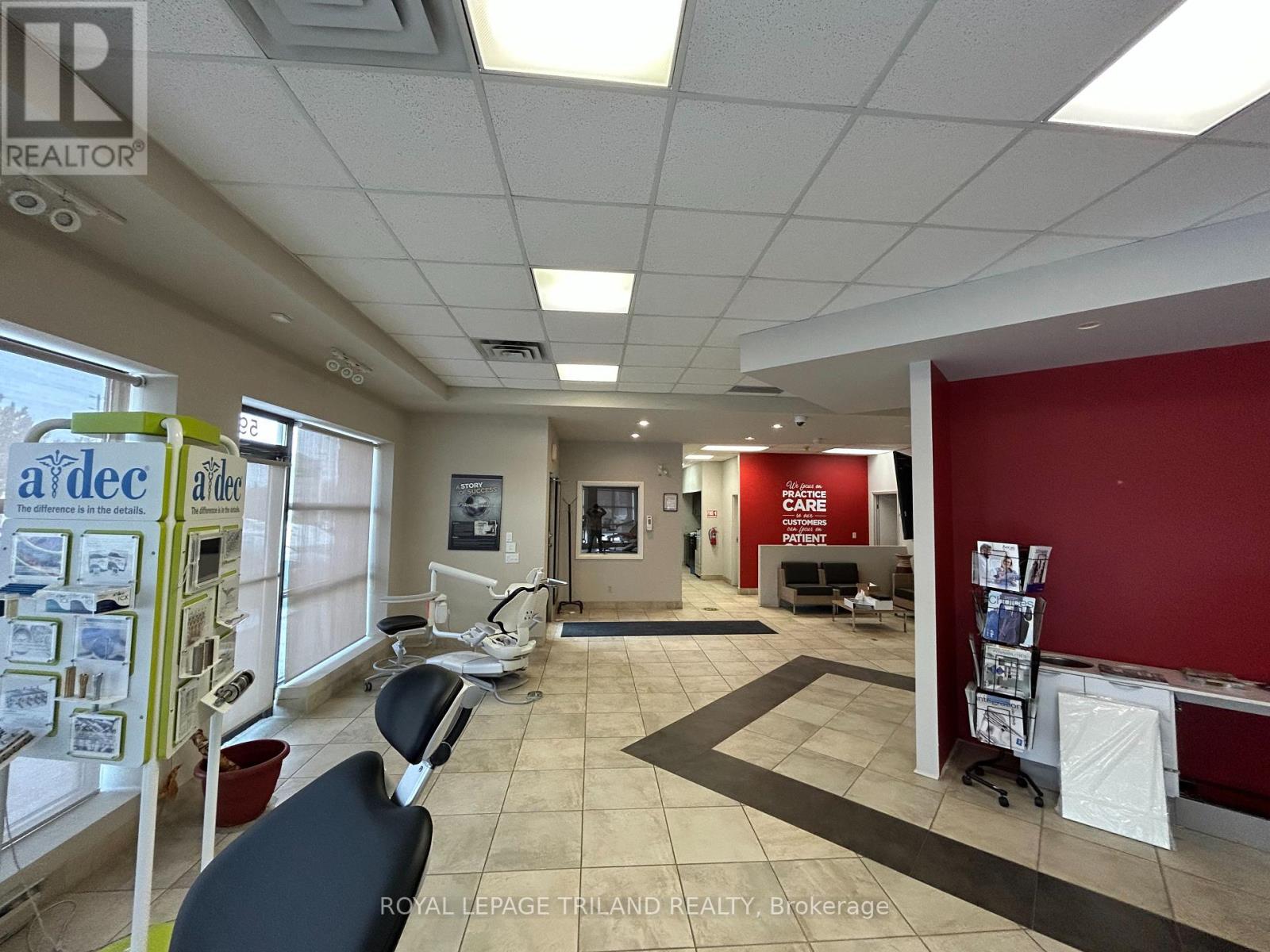 53-61 - 41 Adelaide Street N, London East, Ontario  N6B 3P4 - Photo 4 - X12799100