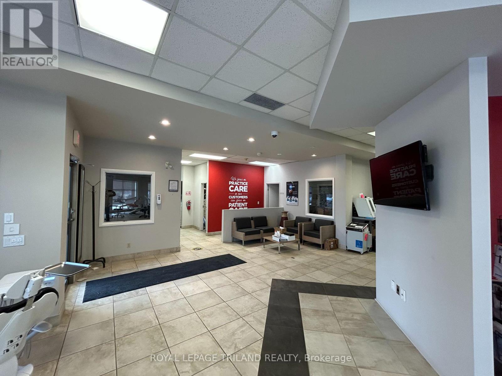 53-61 - 41 Adelaide Street N, London East, Ontario  N6B 3P4 - Photo 5 - X12799100