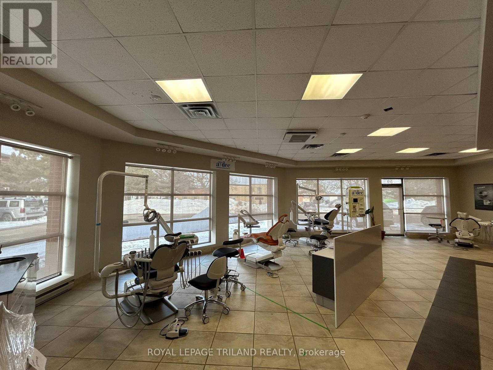 53-61 - 41 Adelaide Street N, London East, Ontario  N6B 3P4 - Photo 6 - X12799100