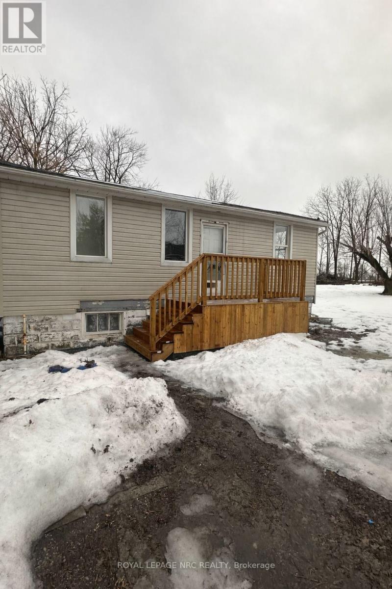 1a Essex Lane, St. Catharines, Ontario  L2T 1A4 - Photo 1 - X12797808