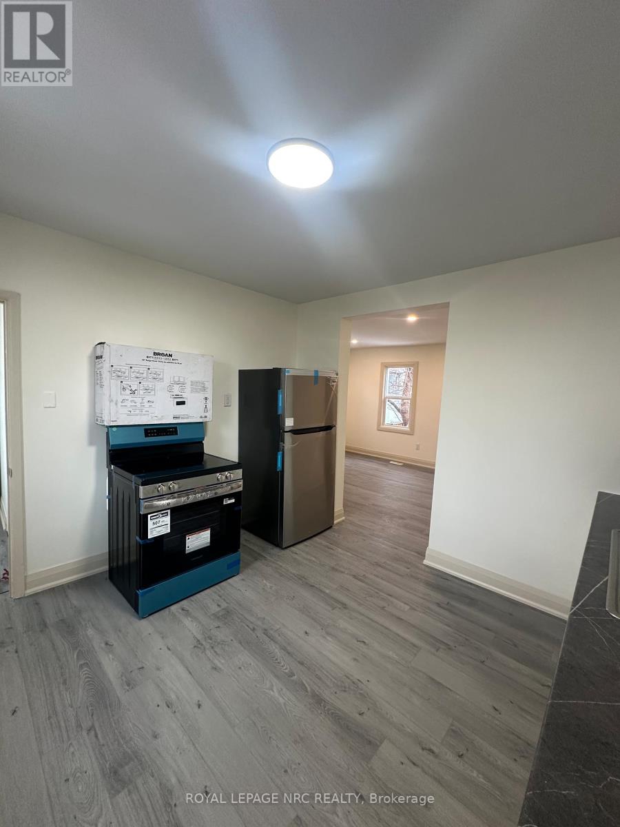 1a Essex Lane, St. Catharines, Ontario  L2T 1A4 - Photo 10 - X12797808