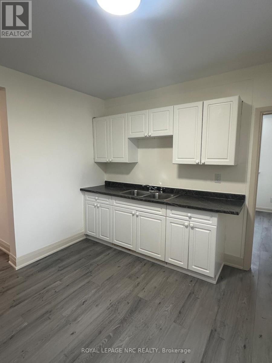 1a Essex Lane, St. Catharines, Ontario  L2T 1A4 - Photo 11 - X12797808