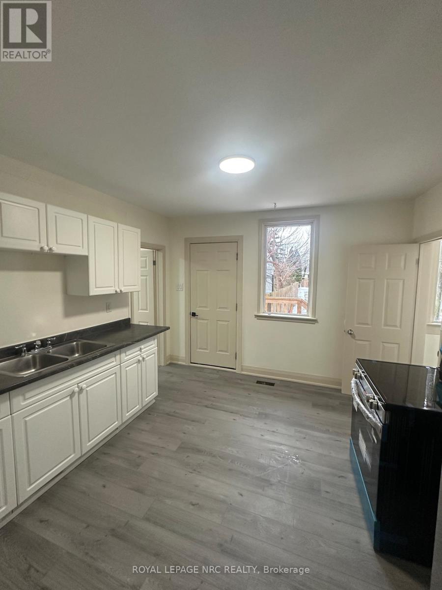 1a Essex Lane, St. Catharines, Ontario  L2T 1A4 - Photo 6 - X12797808