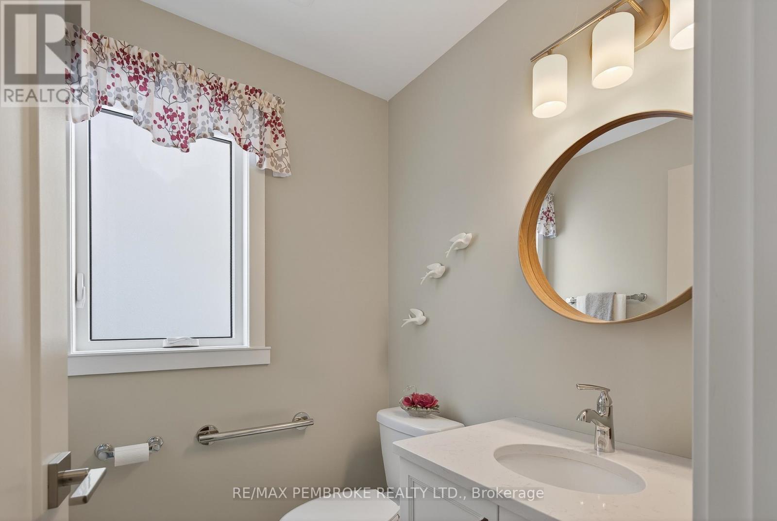 347 Nelson Street, Pembroke, Ontario  K8A 3N5 - Photo 10 - X12799038