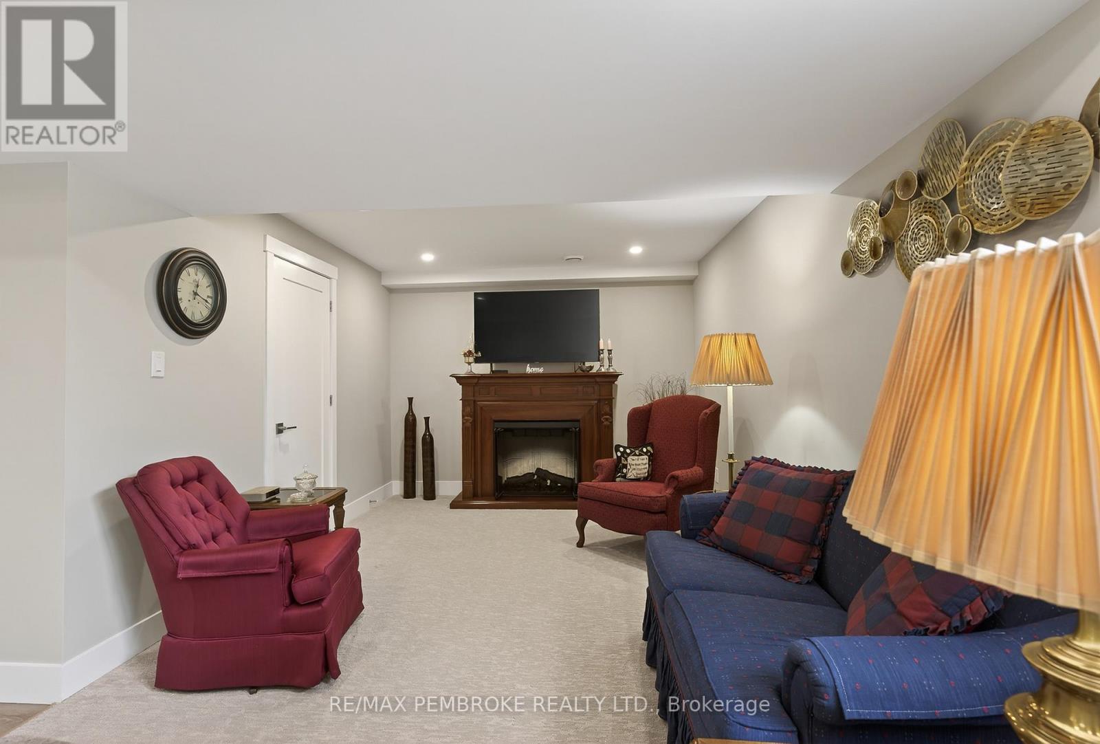 347 Nelson Street, Pembroke, Ontario  K8A 3N5 - Photo 35 - X12799038