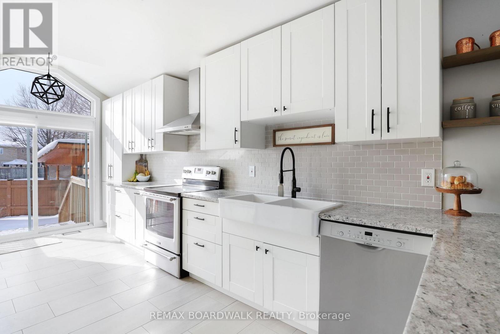 2094 Sunland Drive, Ottawa, Ontario  K4A 3L1 - Photo 12 - X12799212