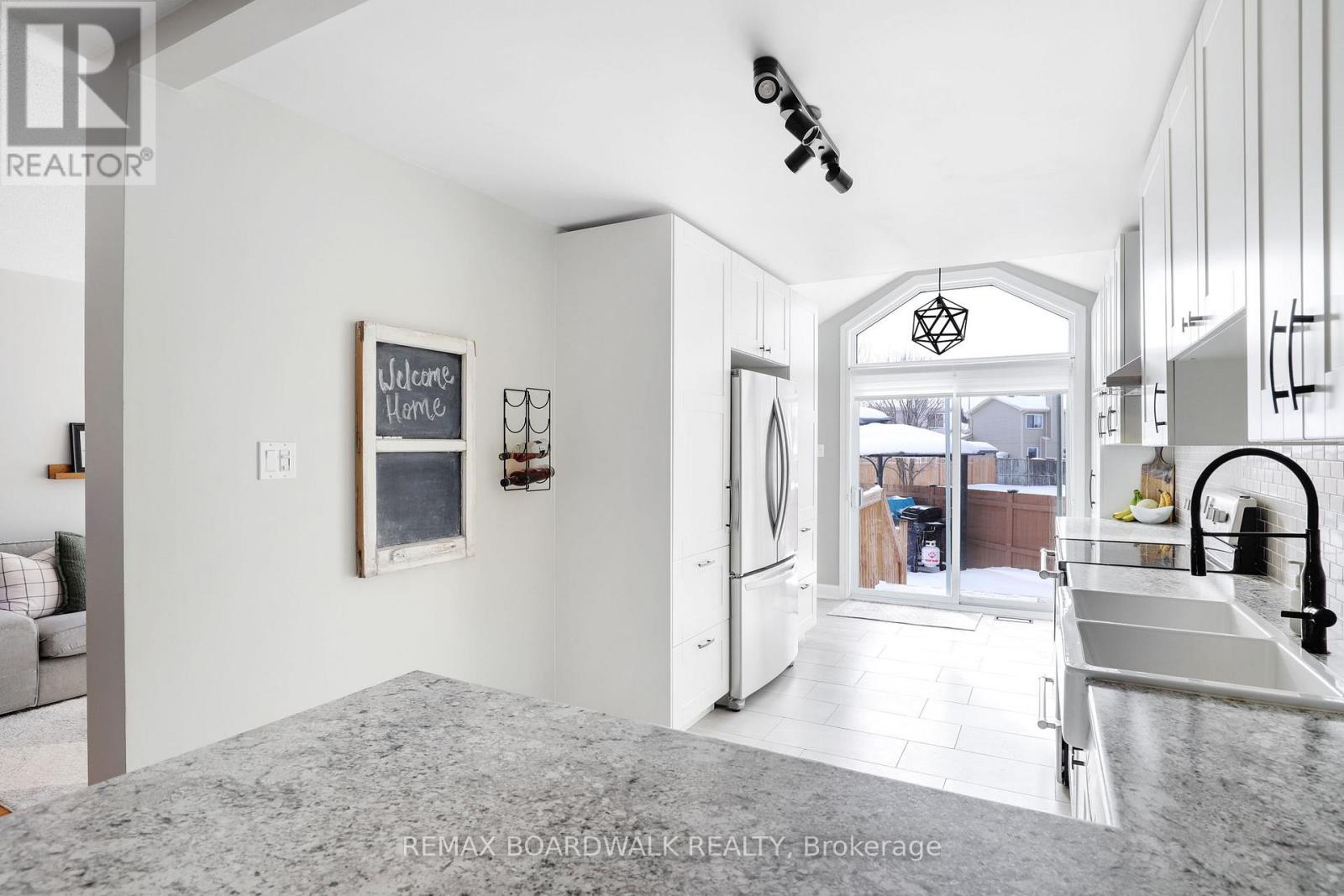 2094 Sunland Drive, Ottawa, Ontario  K4A 3L1 - Photo 13 - X12799212