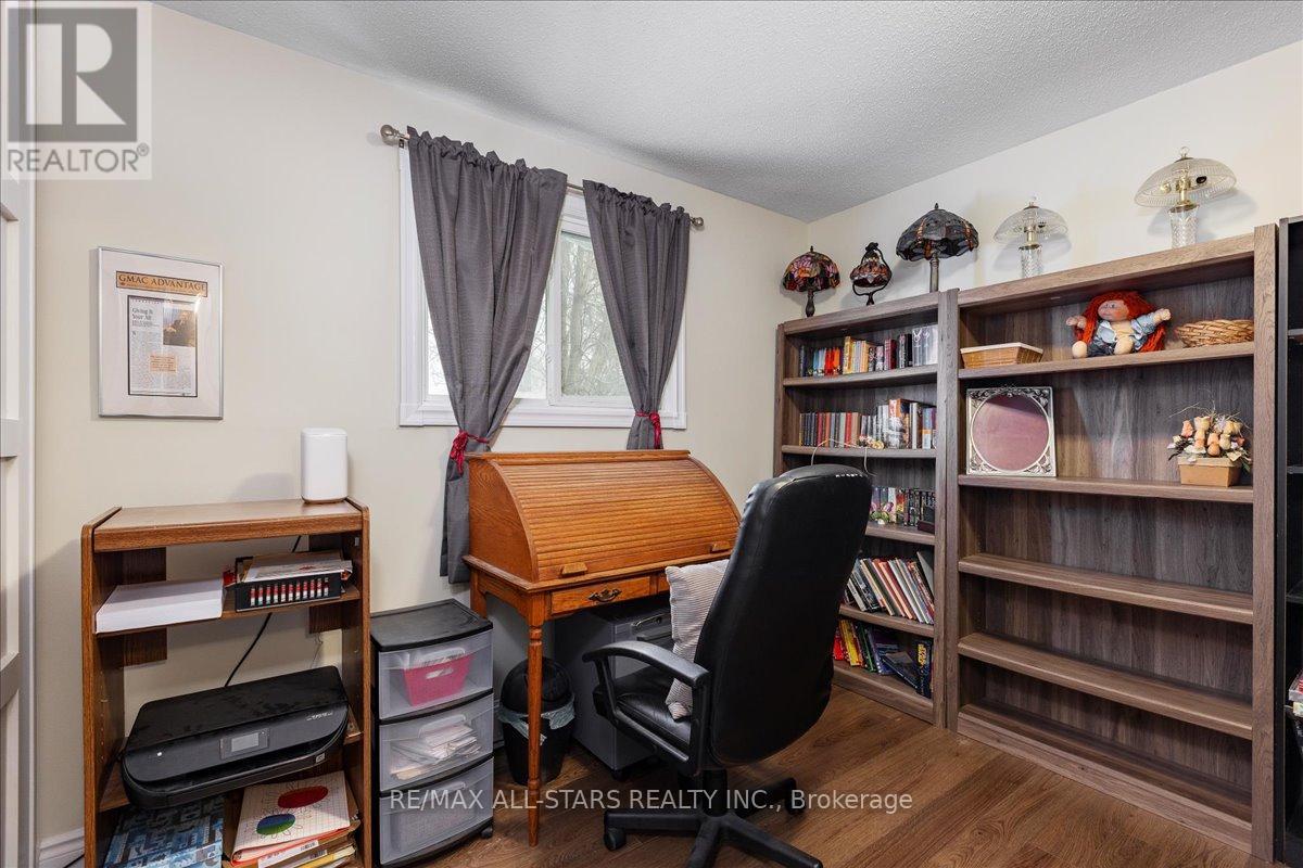 398 The Queensway Avenue S, Georgina, Ontario  L4P 2C5 - Photo 14 - N12724552