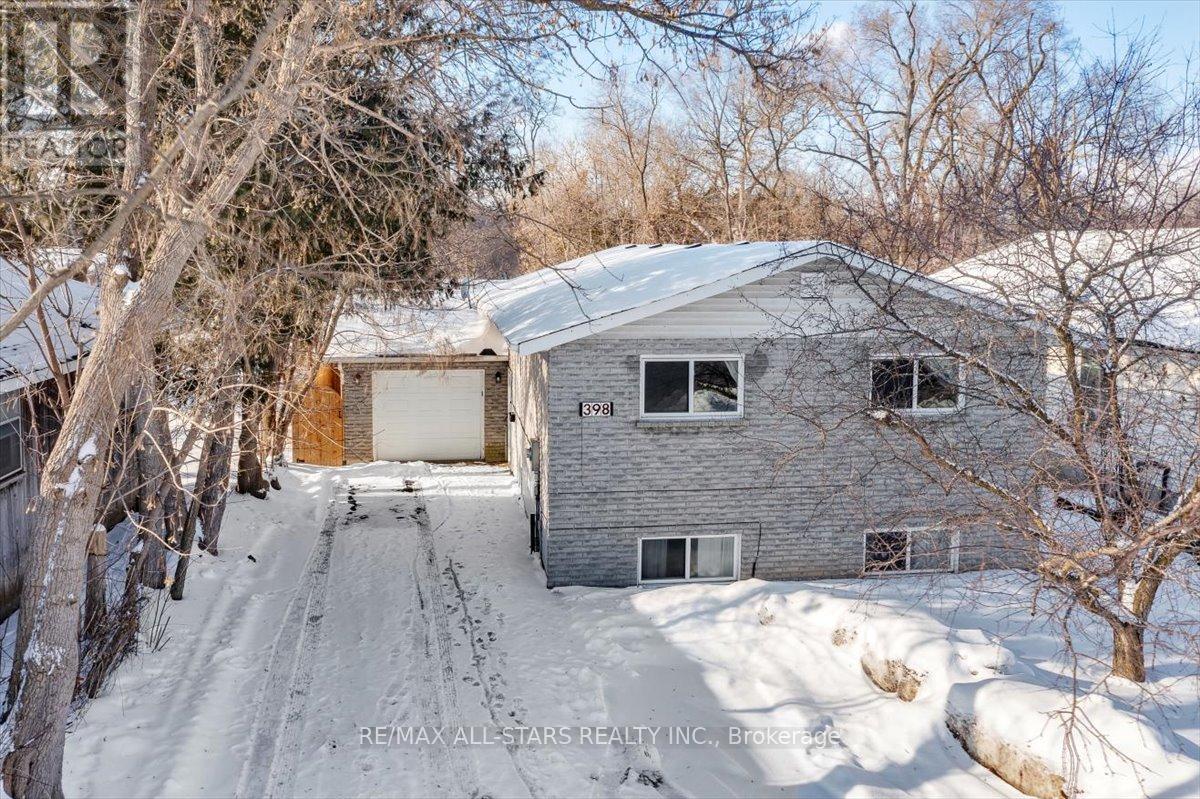 398 The Queensway Avenue S, Georgina, Ontario  L4P 2C5 - Photo 2 - N12724552