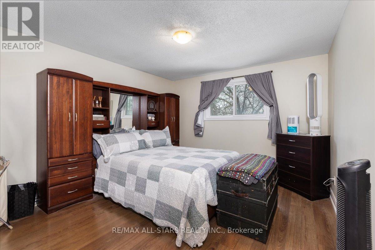 398 The Queensway Avenue S, Georgina, Ontario  L4P 2C5 - Photo 13 - N12724552