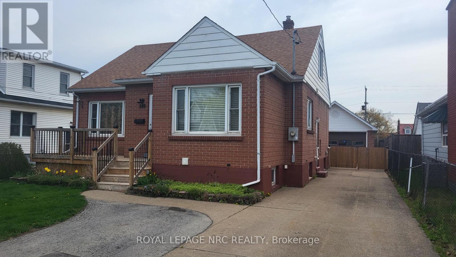 Main Floor - 240 Wallace Avenue S, Welland, Ontario  L3B 1R6 - Photo 2 - X12799104