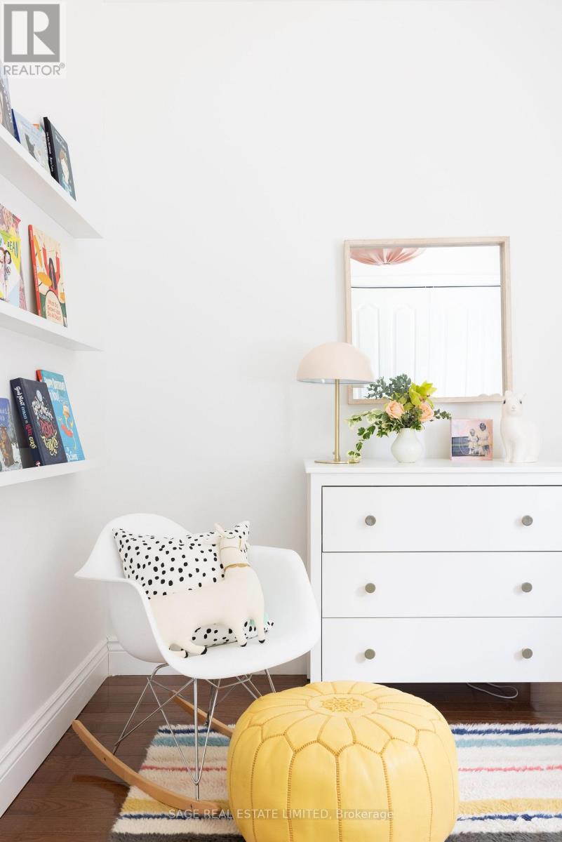 318 Indian Grove, Toronto, Ontario  M6P 2H5 - Photo 12 - W12797894