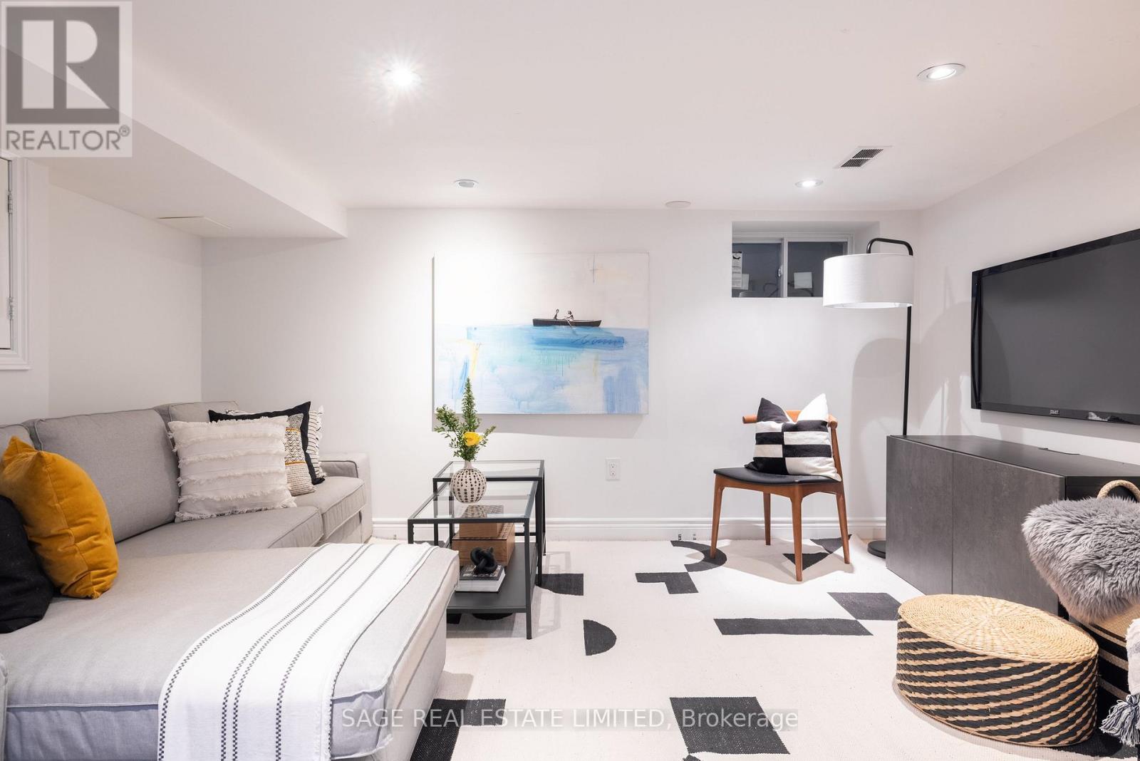 318 Indian Grove, Toronto, Ontario  M6P 2H5 - Photo 20 - W12797894