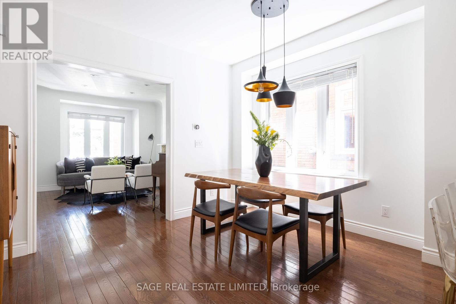 318 INDIAN GROVE, Toronto, Ontario