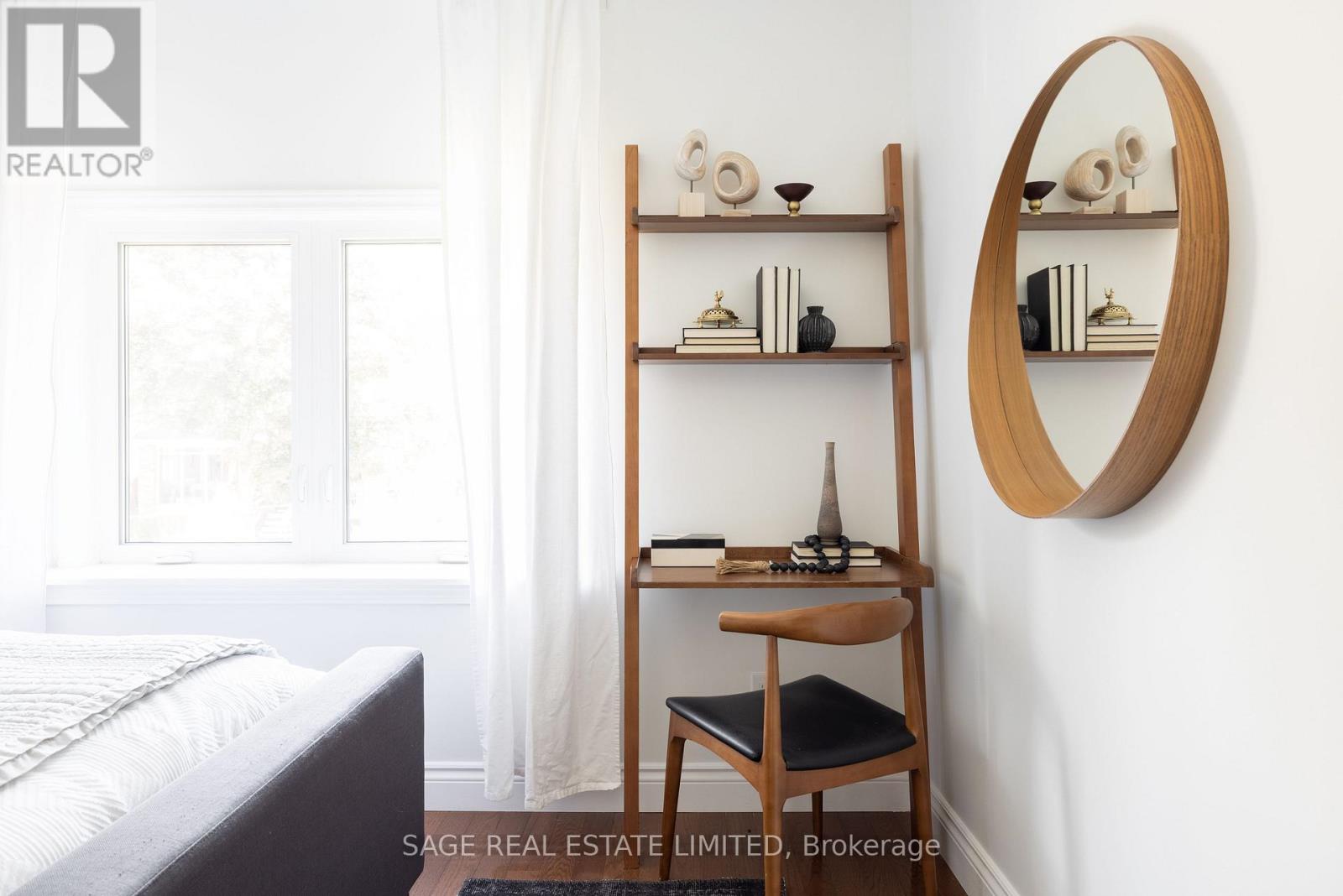 318 Indian Grove, Toronto, Ontario  M6P 2H5 - Photo 17 - W12797894