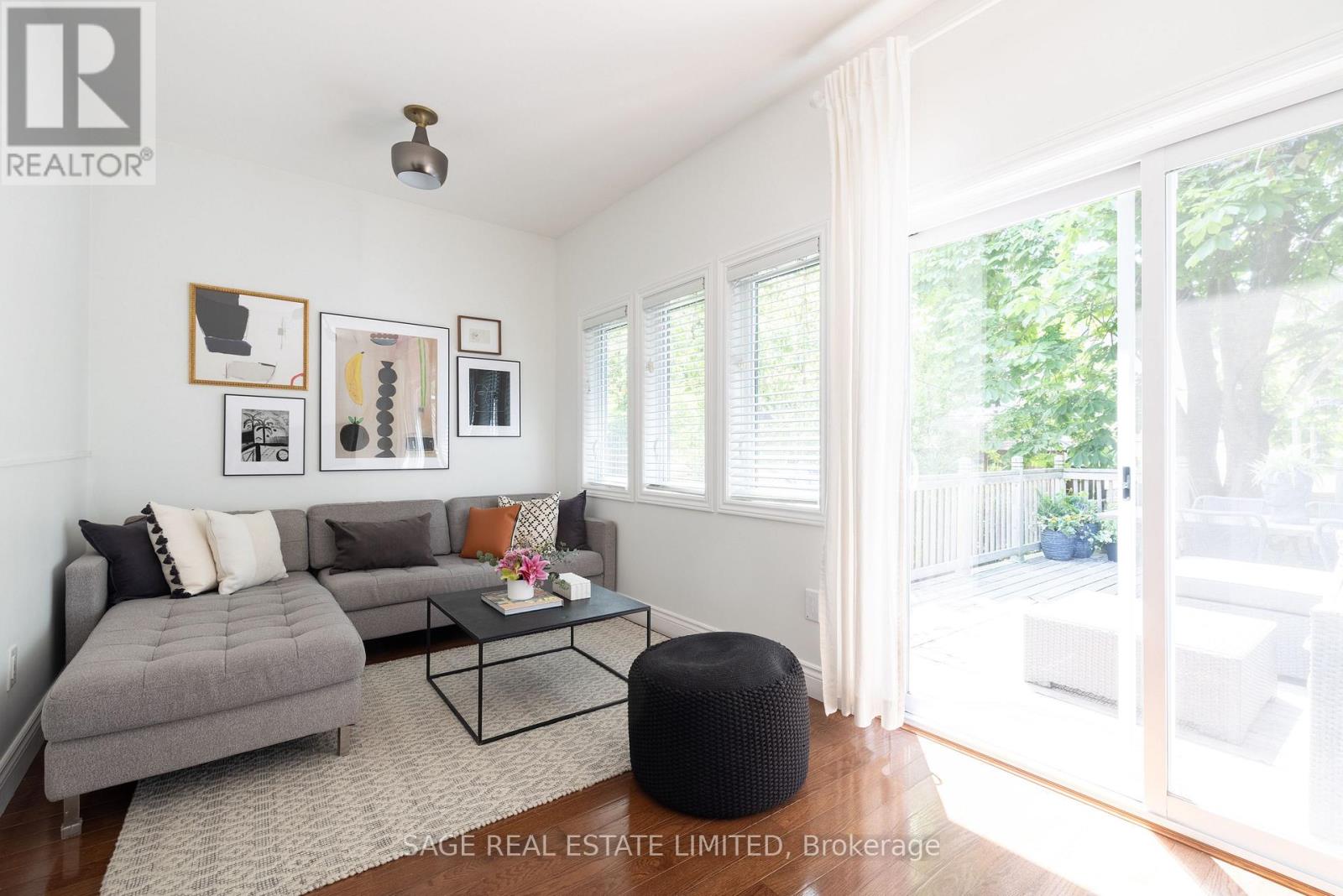 318 Indian Grove, Toronto, Ontario  M6P 2H5 - Photo 10 - W12797894