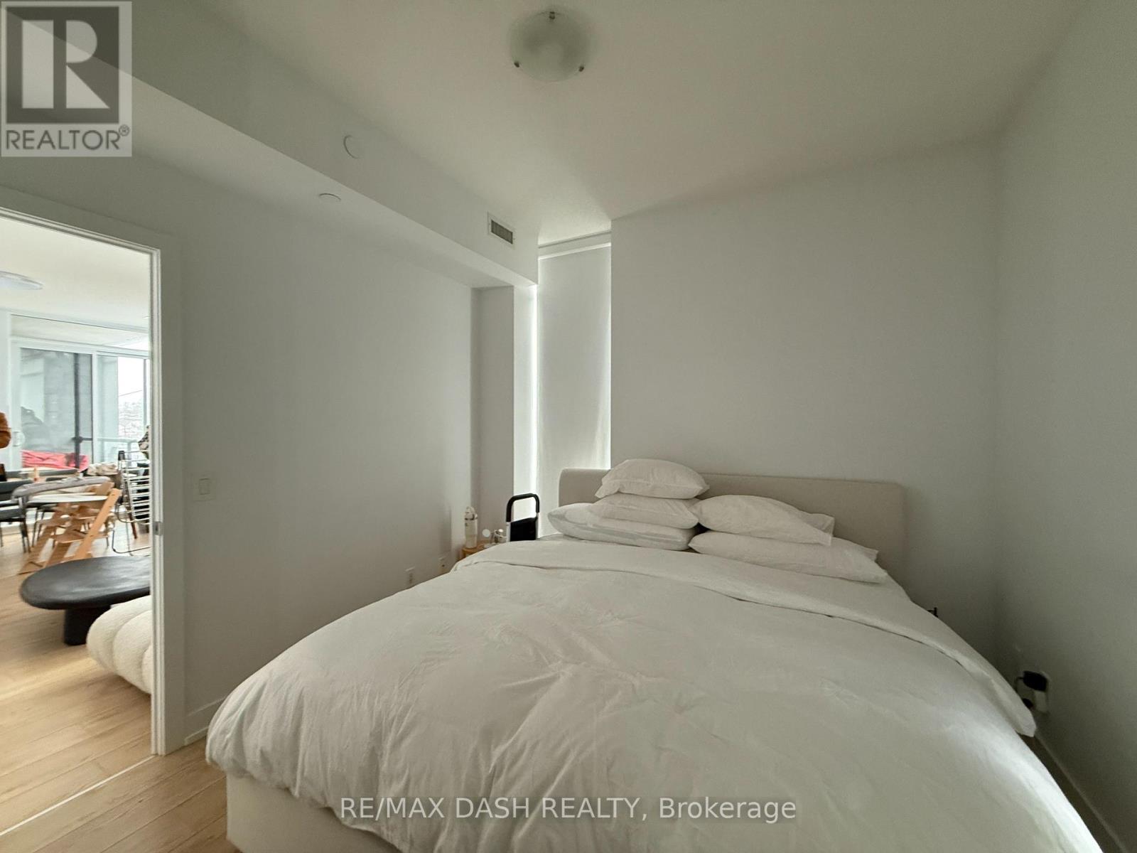 413 - 170 Chiltern Hill Road, Toronto, Ontario  M6C 0A9 - Photo 4 - C12798972