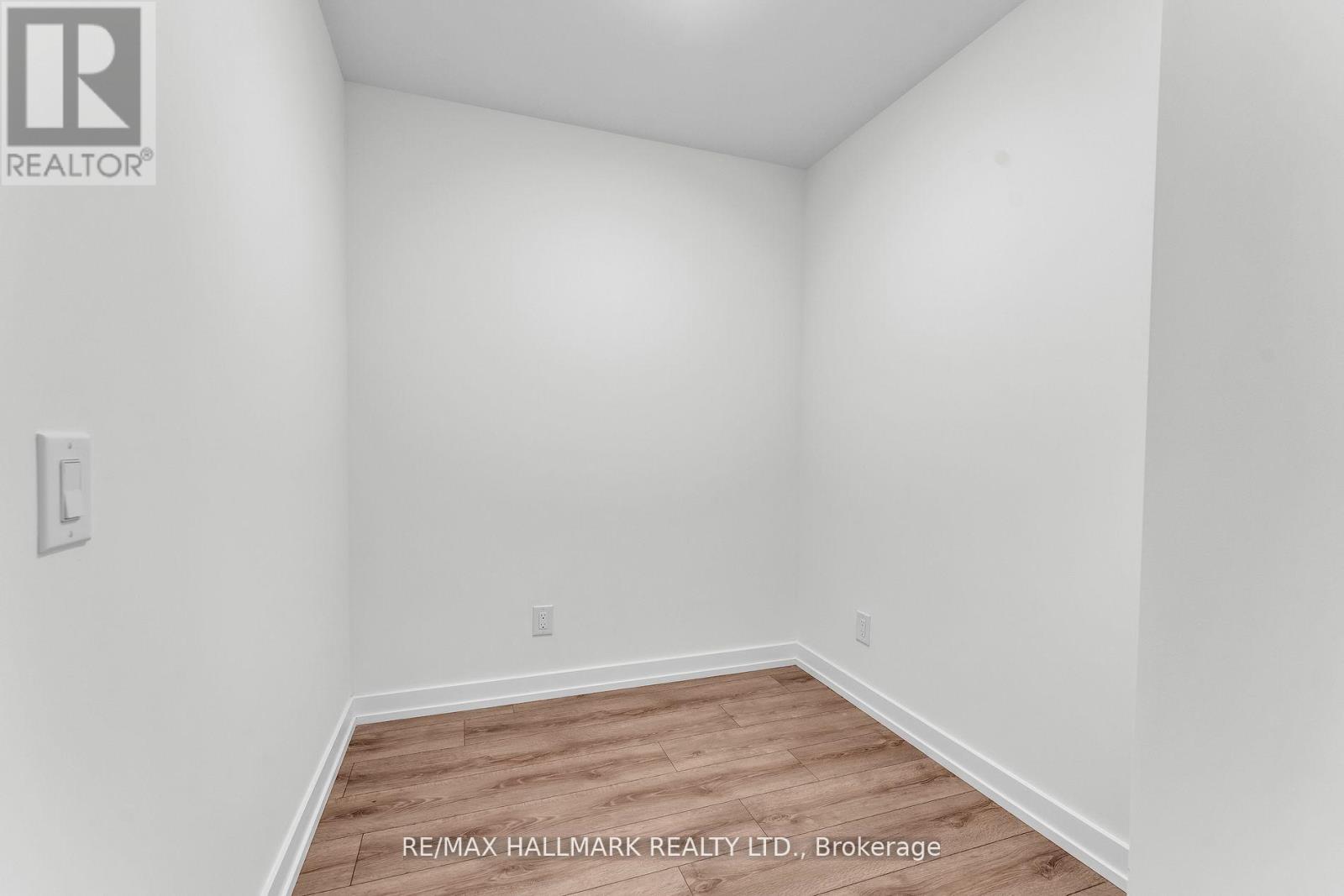 520 - 500 Dupont Street, Toronto, Ontario  M6G 1Y7 - Photo 8 - C12799186