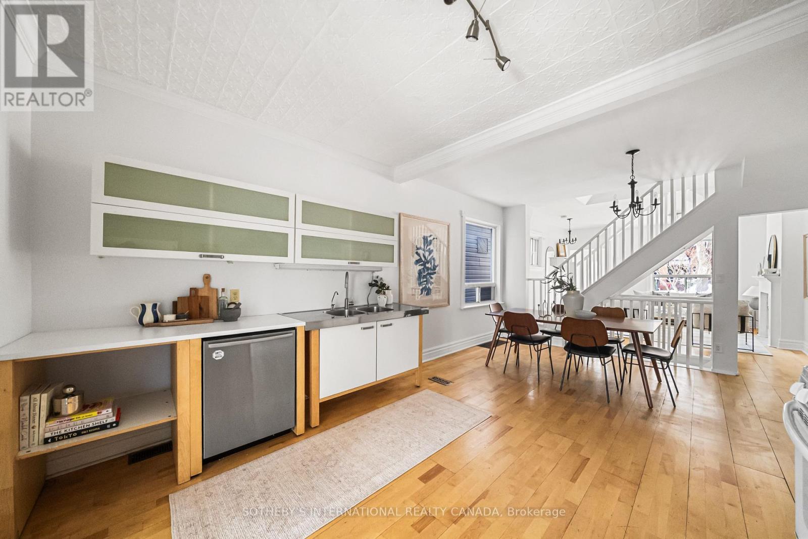 31 Tiverton Avenue, Toronto, Ontario  M4M 2M1 - Photo 17 - E12799158