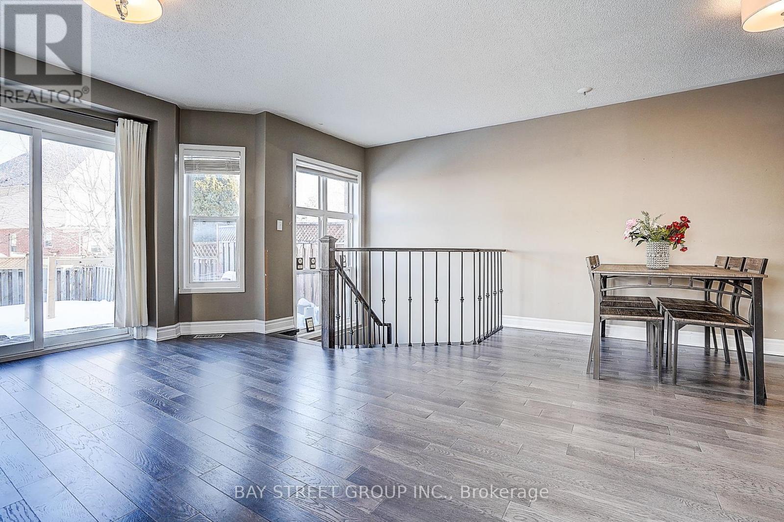 68 Woodroof Crescent, Aurora, Ontario  L4G 7H4 - Photo 15 - N12799112