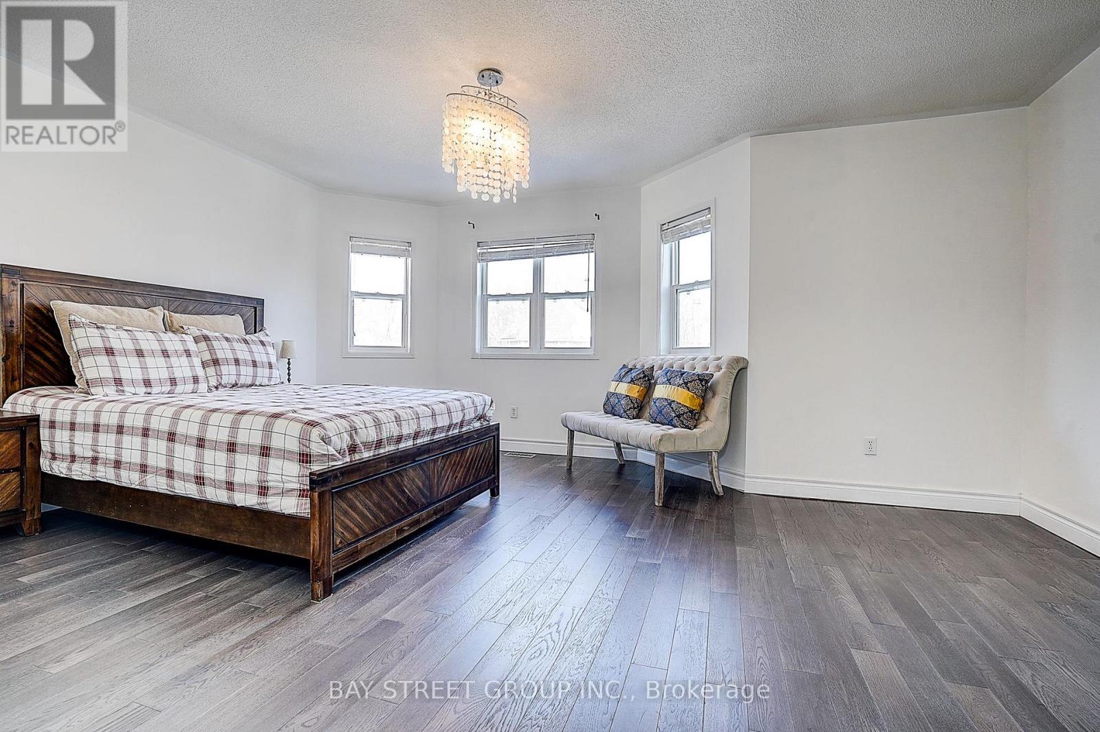 68 Woodroof Crescent, Aurora, Ontario  L4G 7H4 - Photo 19 - N12799112