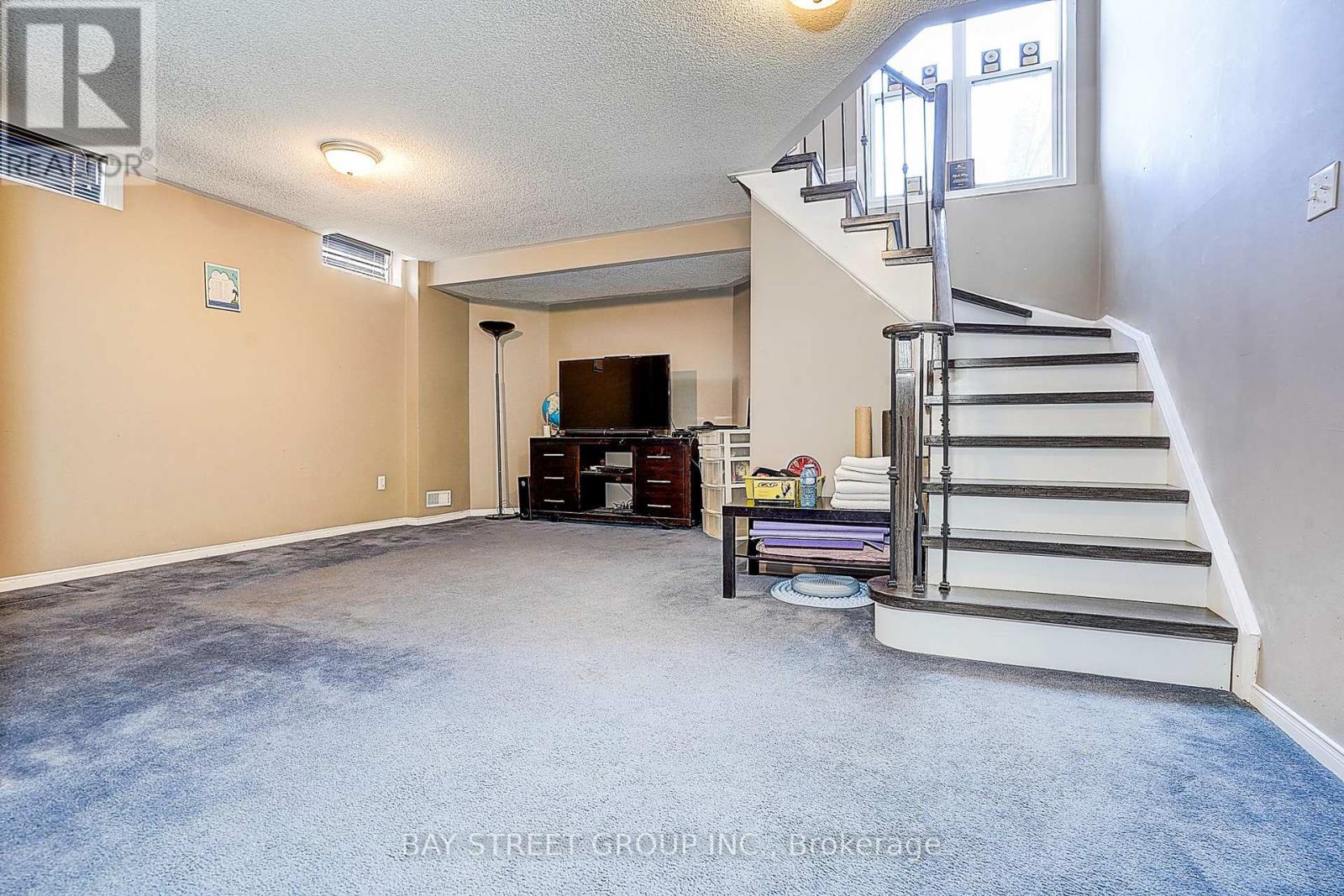 68 Woodroof Crescent, Aurora, Ontario  L4G 7H4 - Photo 32 - N12799112