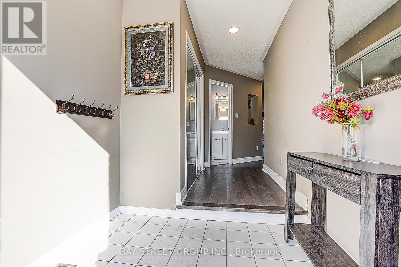 68 Woodroof Crescent, Aurora, Ontario  L4G 7H4 - Photo 7 - N12799112