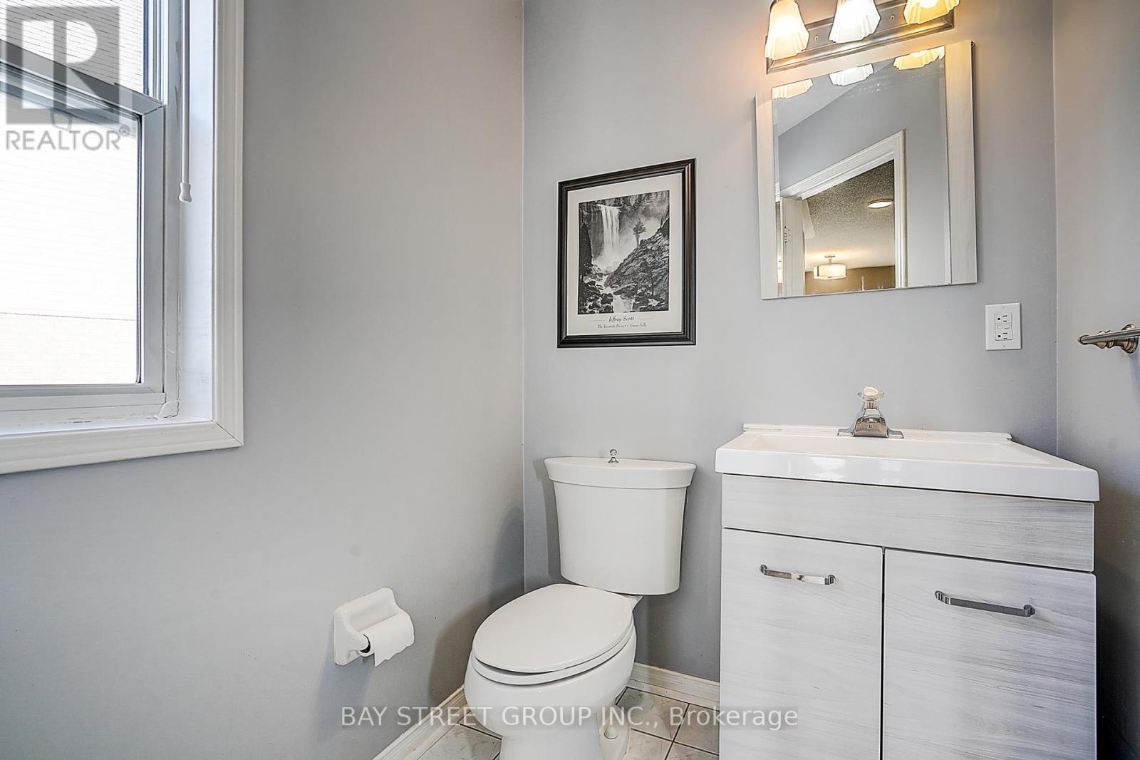 68 Woodroof Crescent, Aurora, Ontario  L4G 7H4 - Photo 8 - N12799112