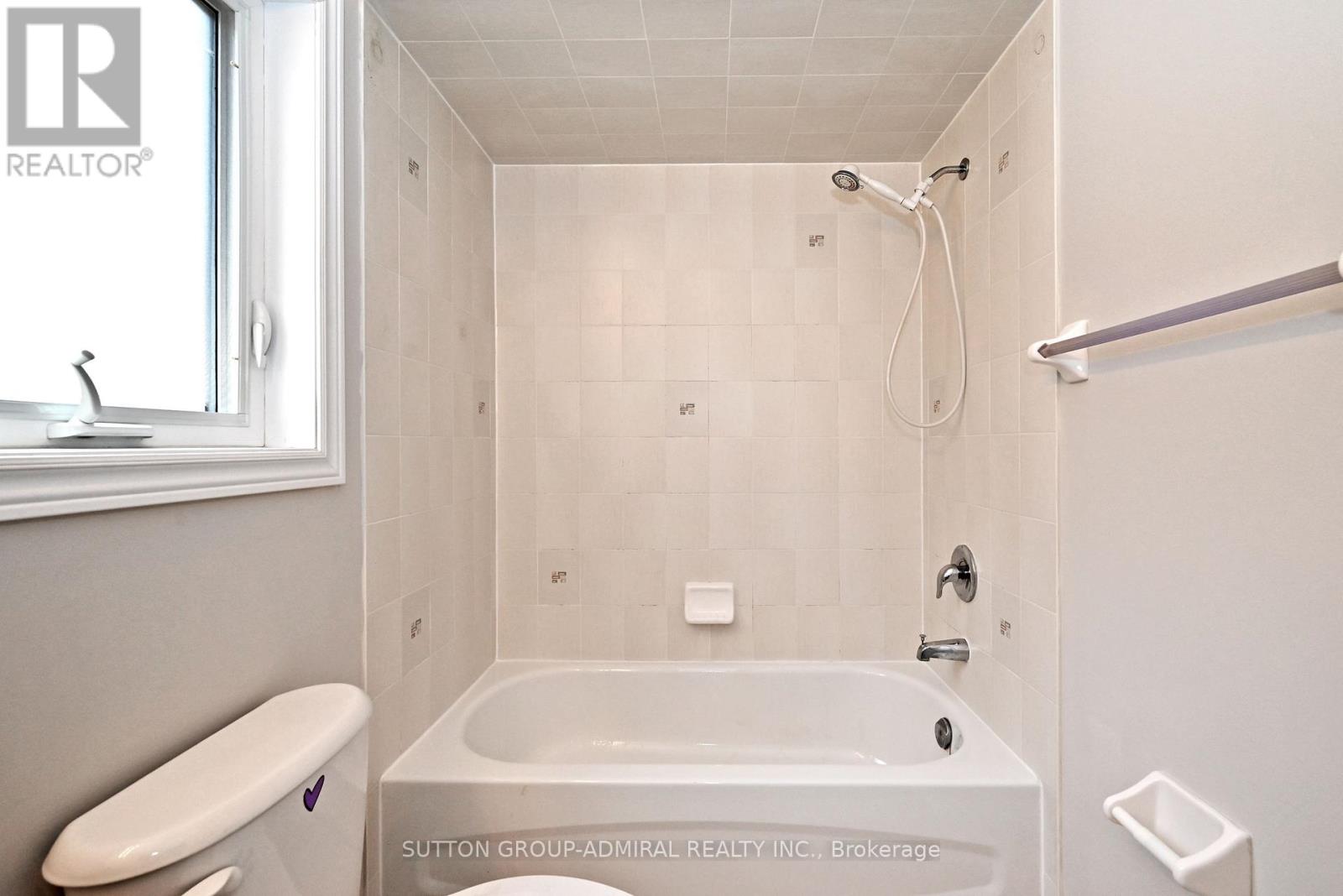 110 Southdown Avenue, Vaughan, Ontario  L6A 4N3 - Photo 38 - N12799190