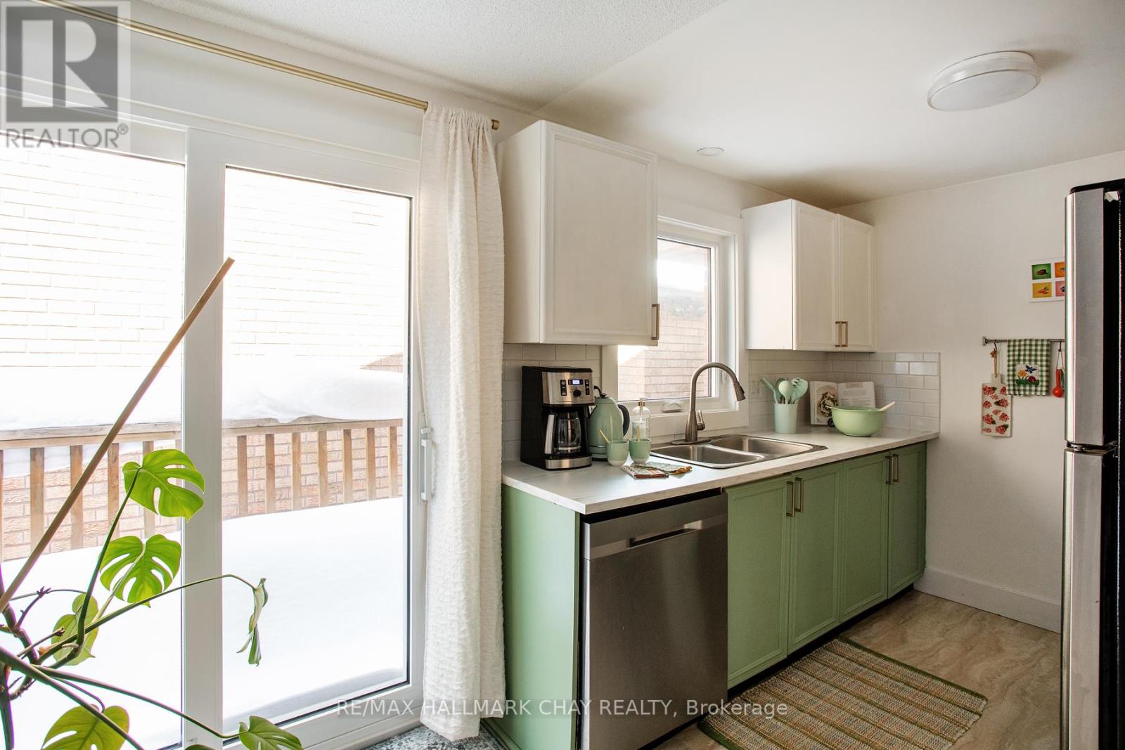 35 Geddes Crescent, Barrie, Ontario  L4N 7B2 - Photo 9 - S12798970