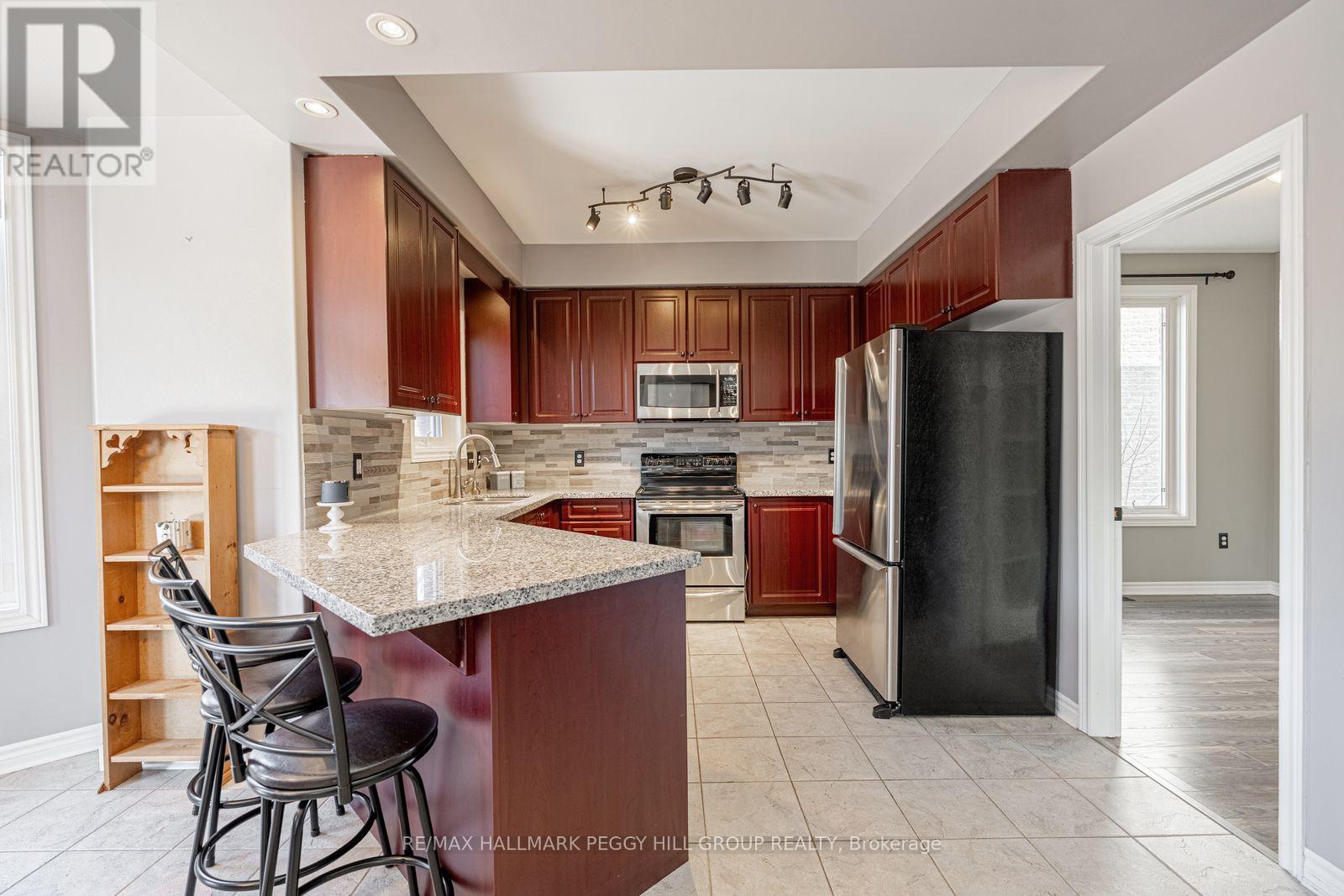 86 Penvill Trail, Barrie (Ardagh), Ontario  L4N 5C5 - Photo 2 - S12799150