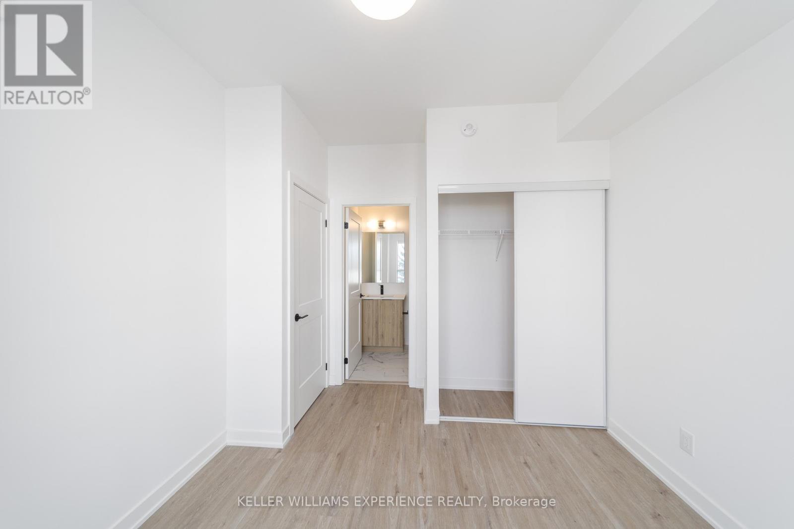 309 - 56 Lakeside Terrace, Barrie (Little Lake), Ontario  L4M 0L4 - Photo 10 - S12799168