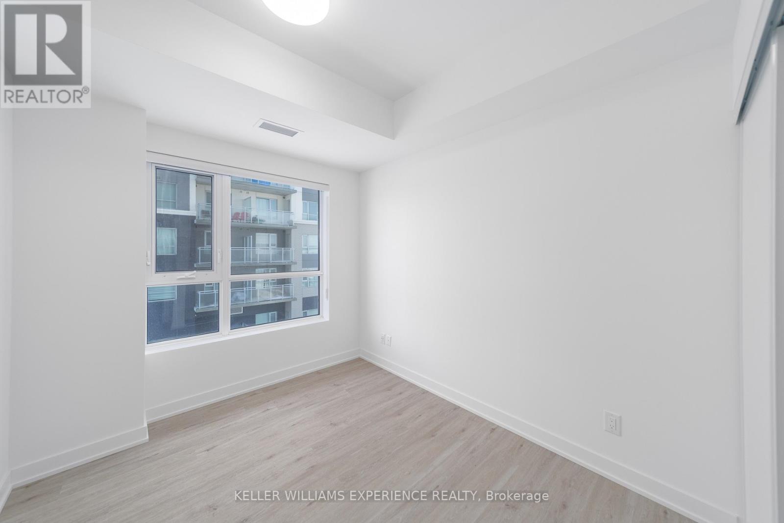 309 - 56 Lakeside Terrace, Barrie (Little Lake), Ontario  L4M 0L4 - Photo 12 - S12799168