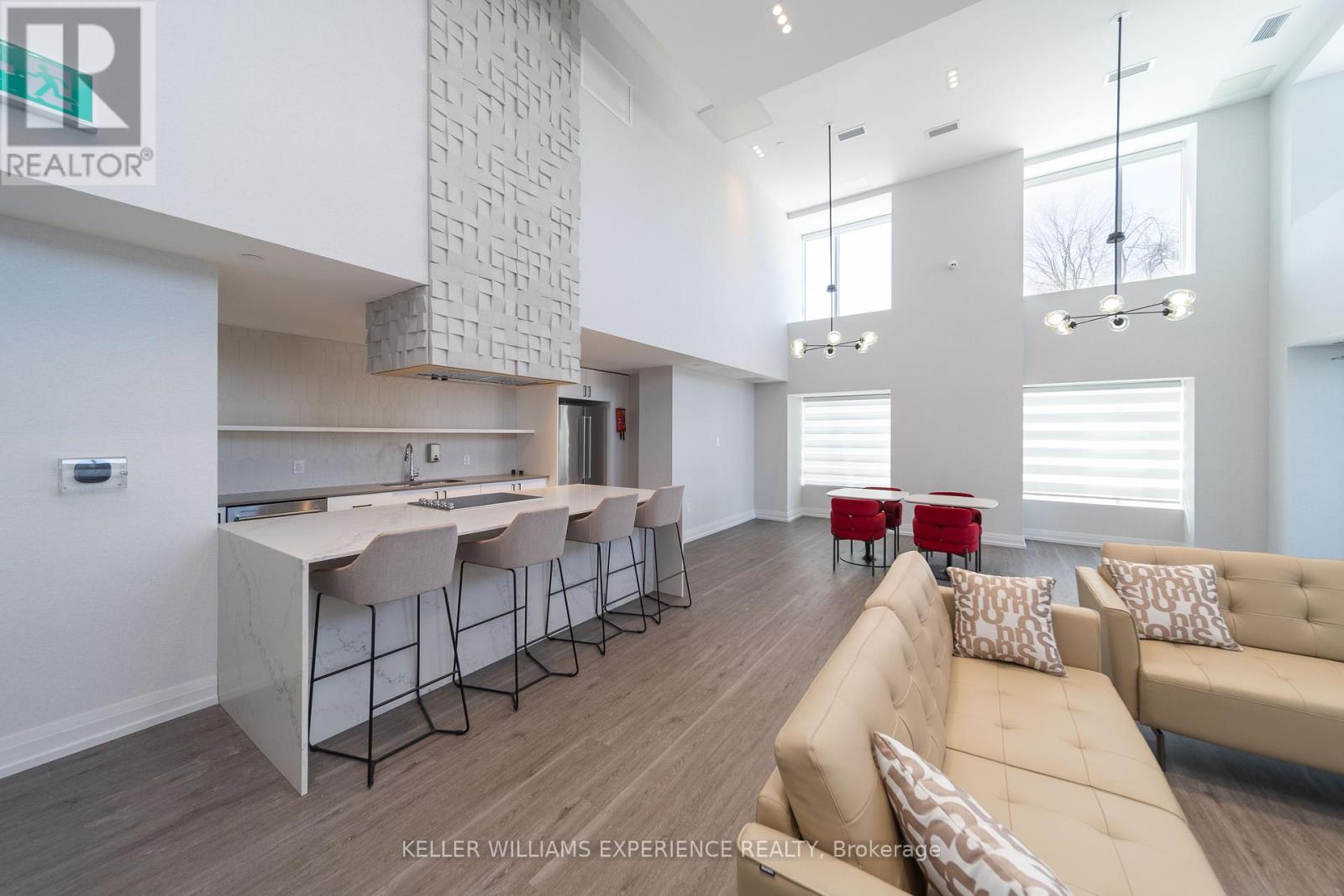 309 - 56 Lakeside Terrace, Barrie (Little Lake), Ontario  L4M 0L4 - Photo 21 - S12799168