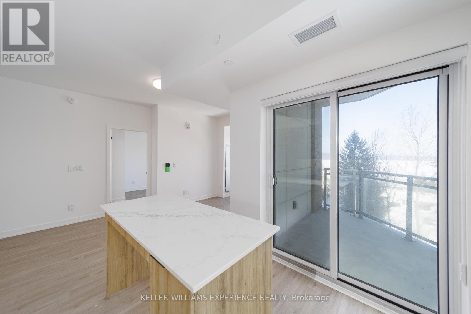 309 - 56 Lakeside Terrace, Barrie (Little Lake), Ontario  L4M 0L4 - Photo 7 - S12799168