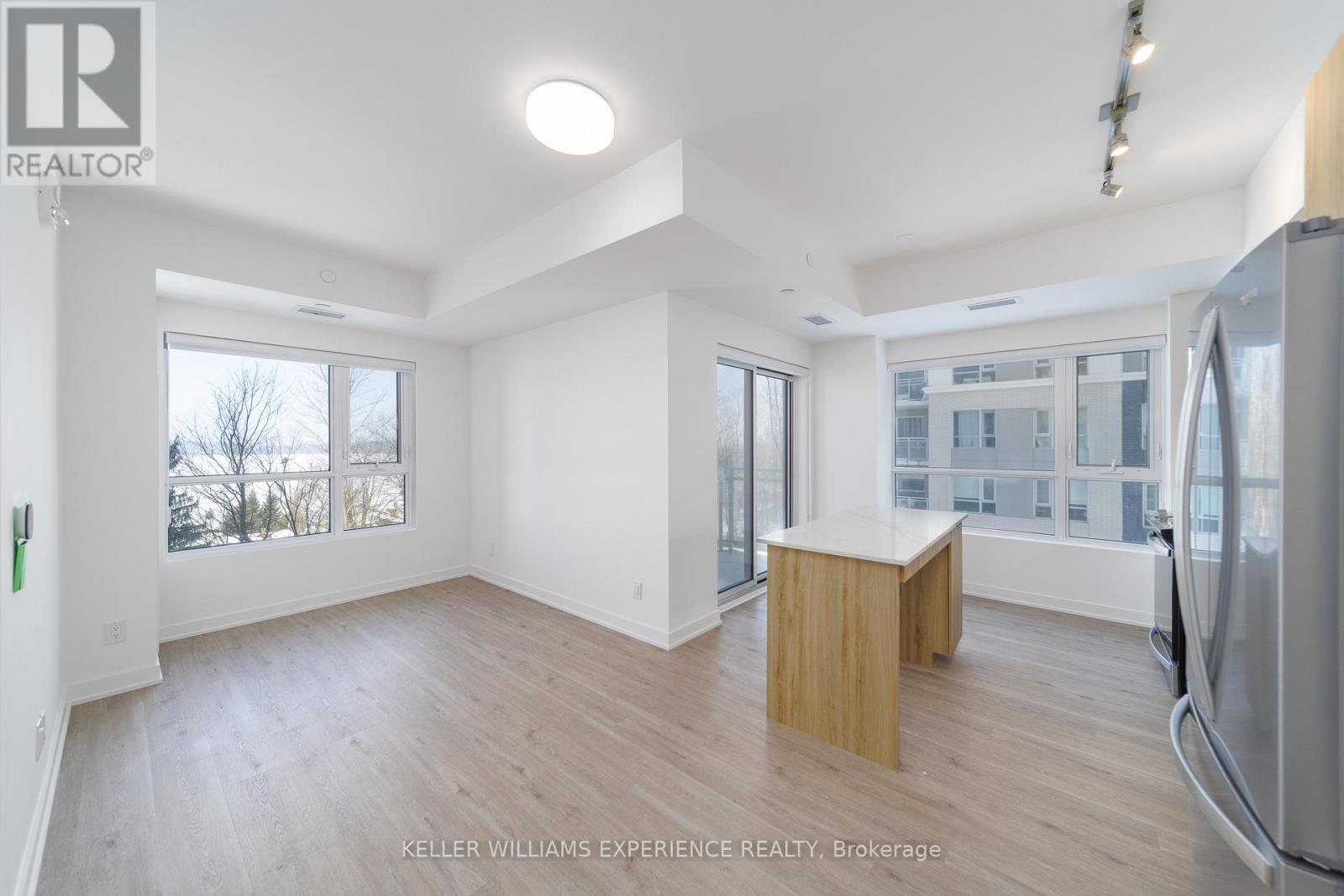 309 - 56 Lakeside Terrace, Barrie (Little Lake), Ontario  L4M 0L4 - Photo 8 - S12799168