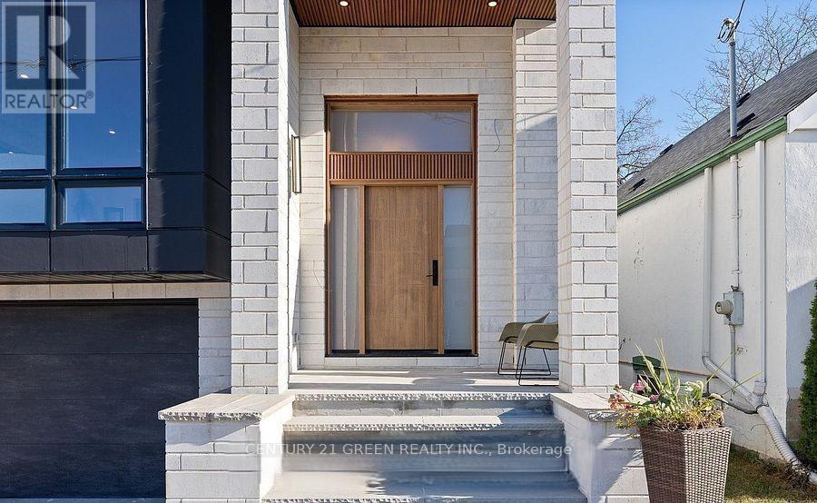 Main & 2nd Floor - 67 Bexhill Avenue, Toronto, Ontario  M1L 3B7 - Photo 2 - E12798456