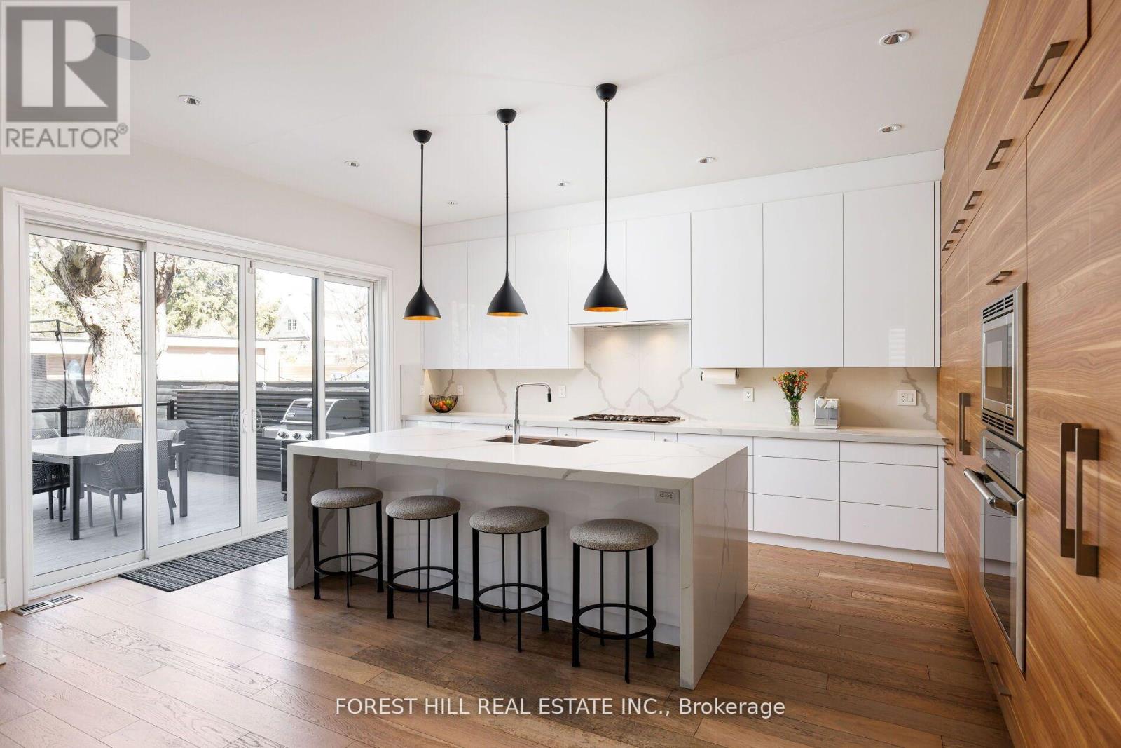 8 NORA ROAD Toronto (Islington-City Centre West), ON M9A 1C9