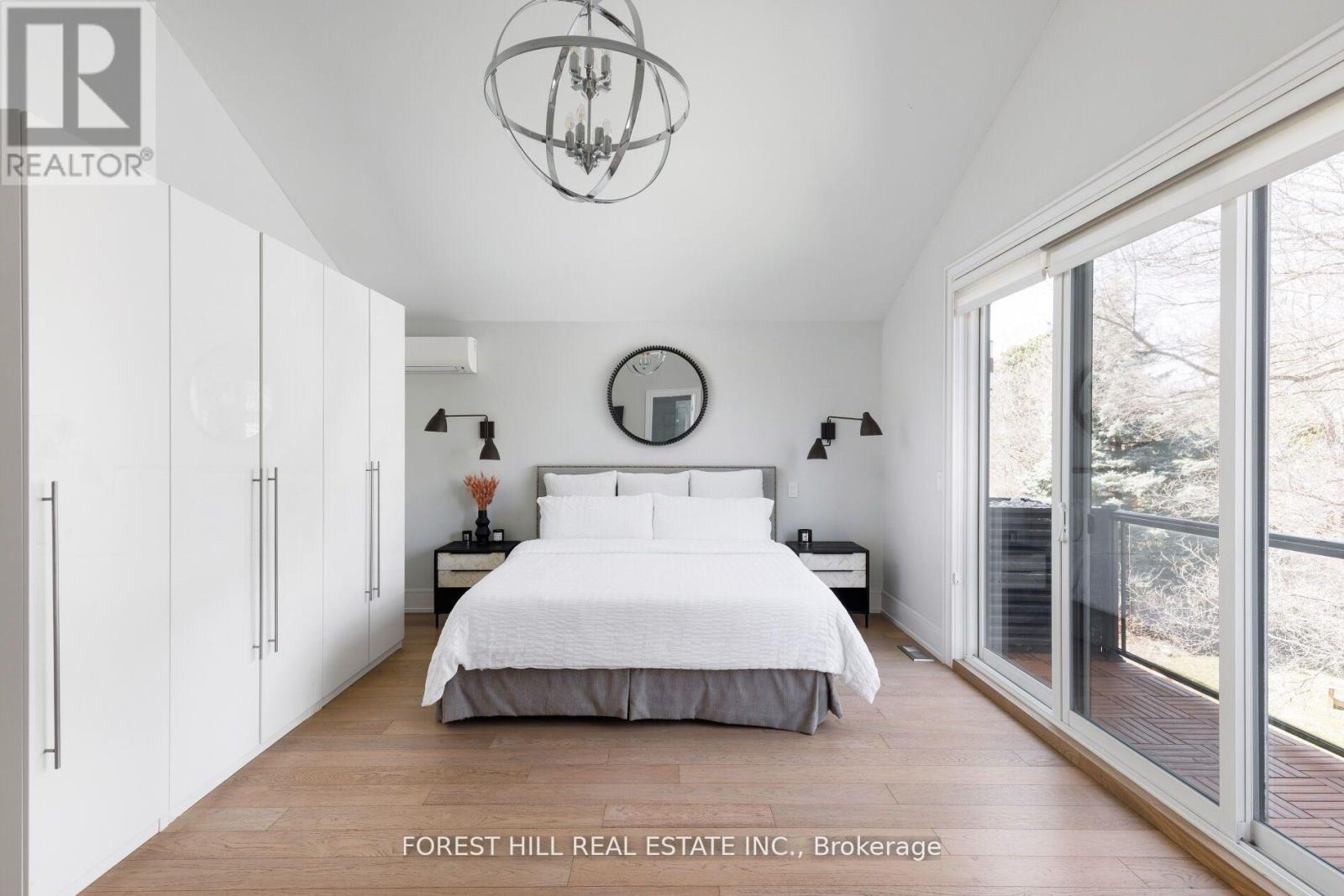 8 NORA ROAD Toronto (Islington-City Centre West), ON M9A 1C9