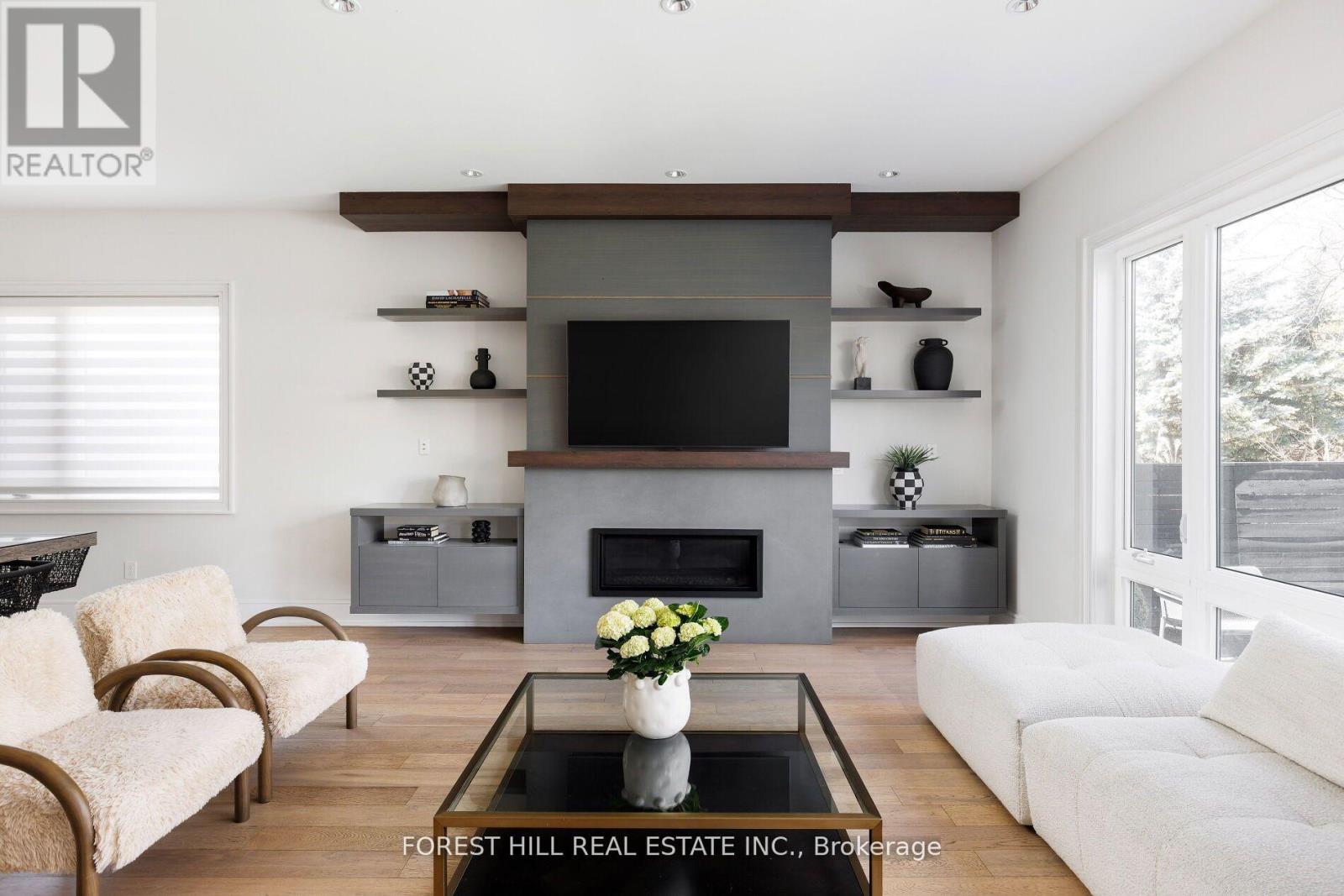 8 NORA ROAD Toronto (Islington-City Centre West), ON M9A 1C9