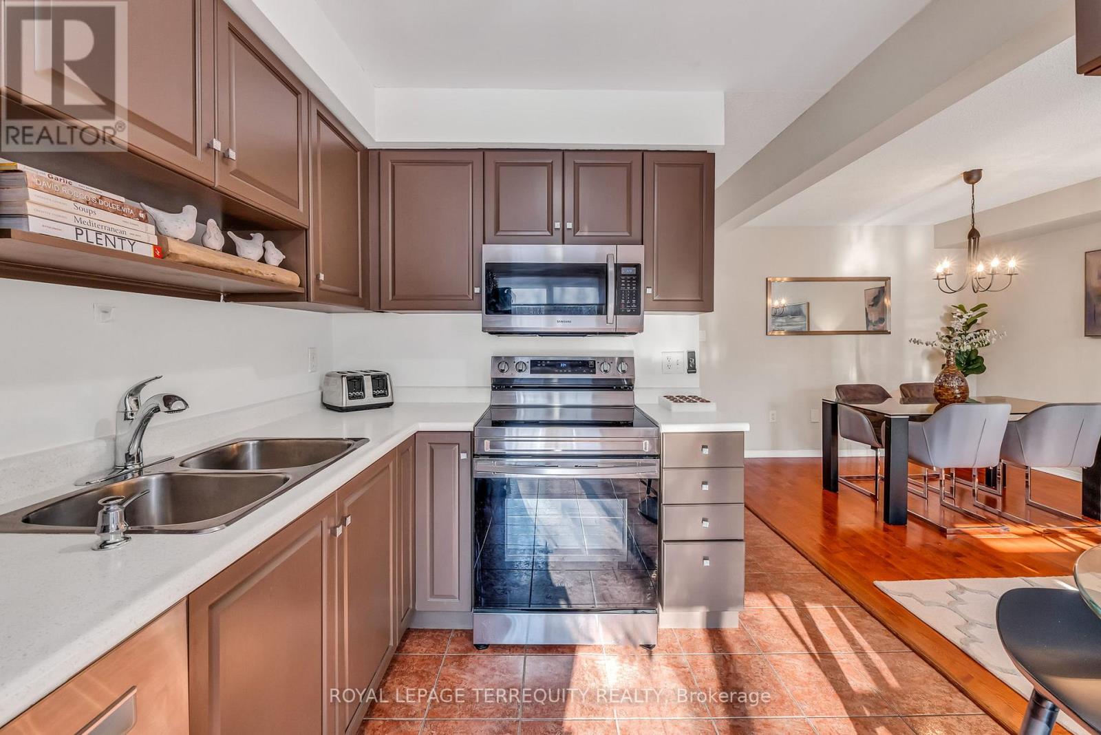 25 - 1276 Silvan Forest Drive, Burlington, Ontario  L7M 4V8 - Photo 20 - W12798964