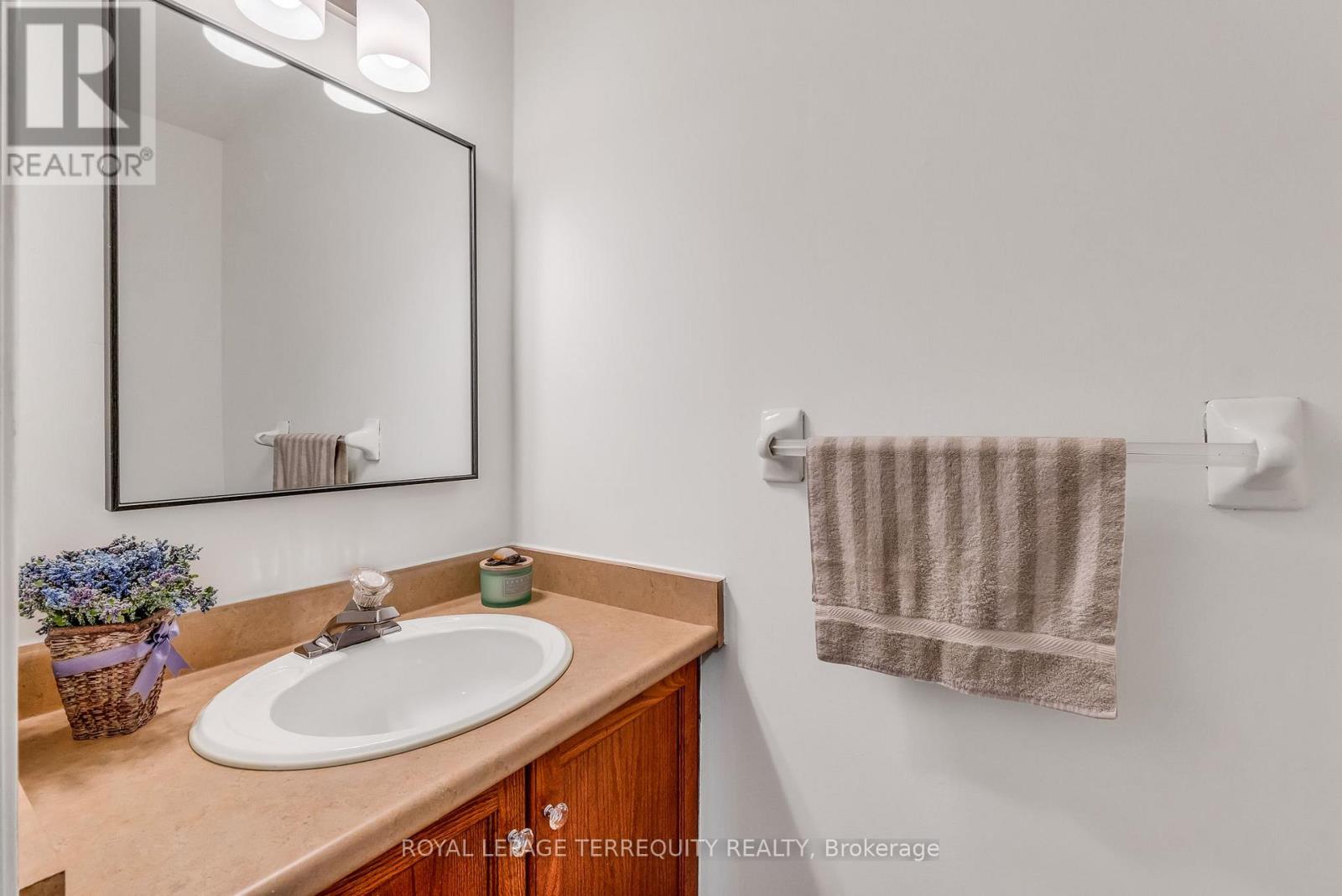 25 - 1276 Silvan Forest Drive, Burlington, Ontario  L7M 4V8 - Photo 4 - W12798964