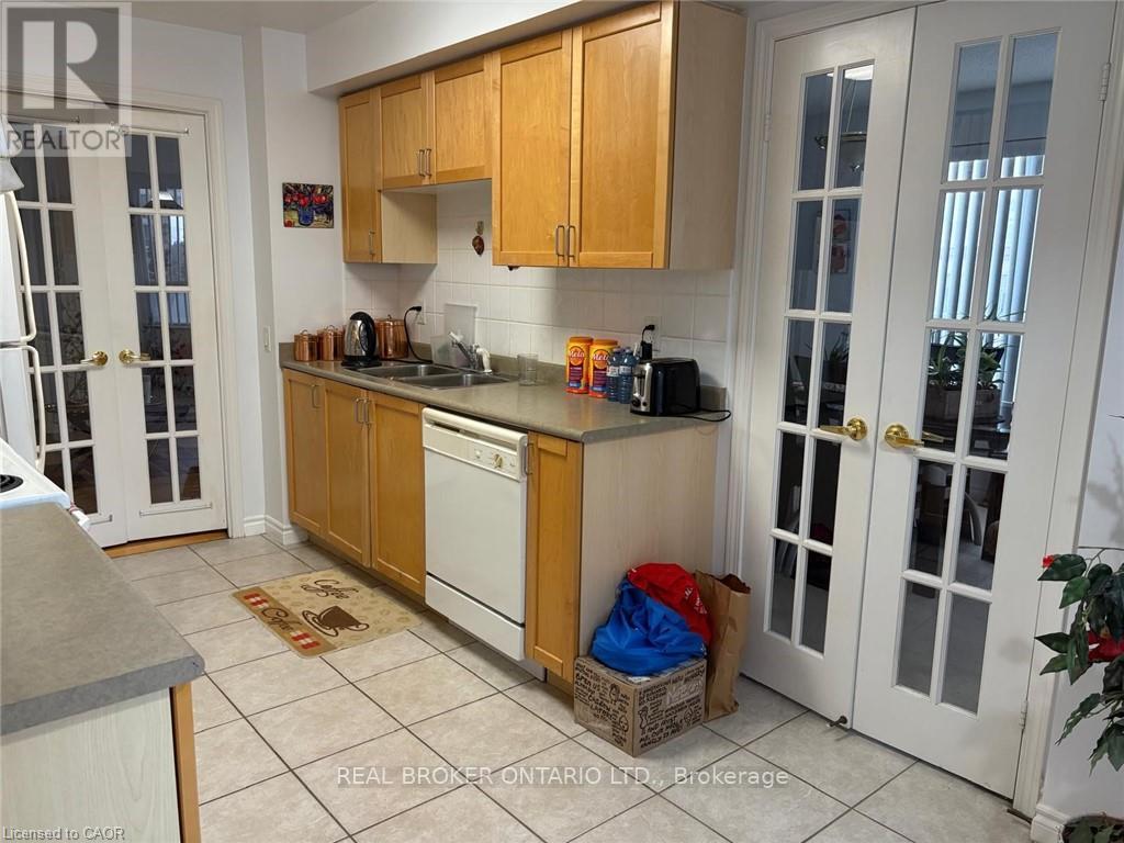 317 - 25 Kingsbridge Garden Circle, Mississauga (Hurontario), Ontario  L5R 4B1 - Photo 4 - W12799012