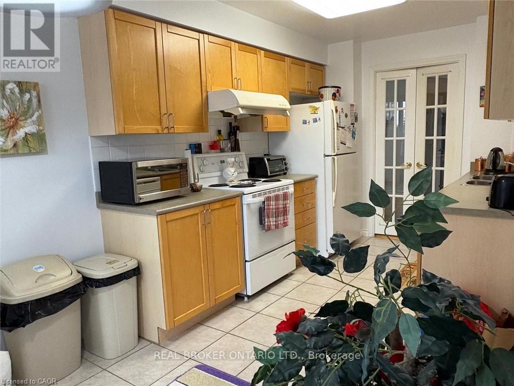 317 - 25 Kingsbridge Garden Circle, Mississauga (Hurontario), Ontario  L5R 4B1 - Photo 5 - W12799012